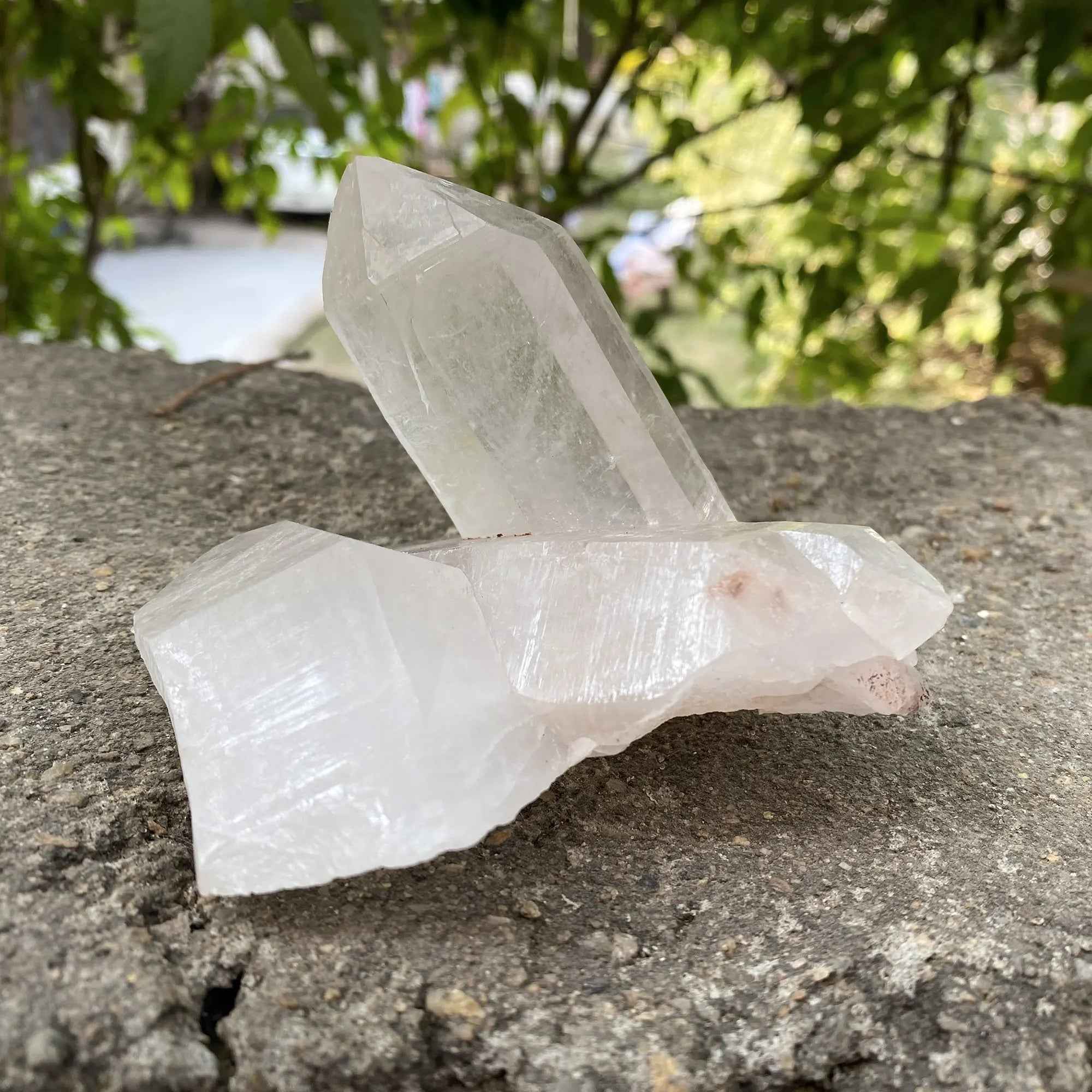White Quartz Crystal Cluster 350g Natural Himalayan Raw Healing Stone Mineral Specimen Display Décor