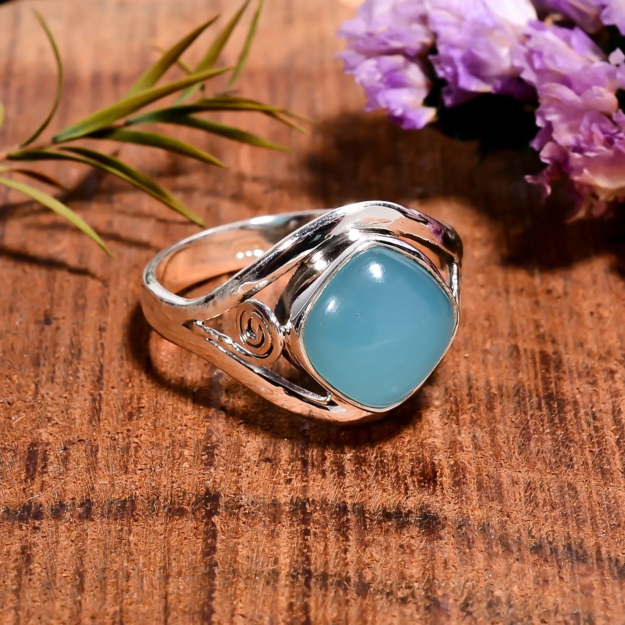 Handmade 925 Sterling Silver Chalcedony Ring: Sky Blue Gemstone