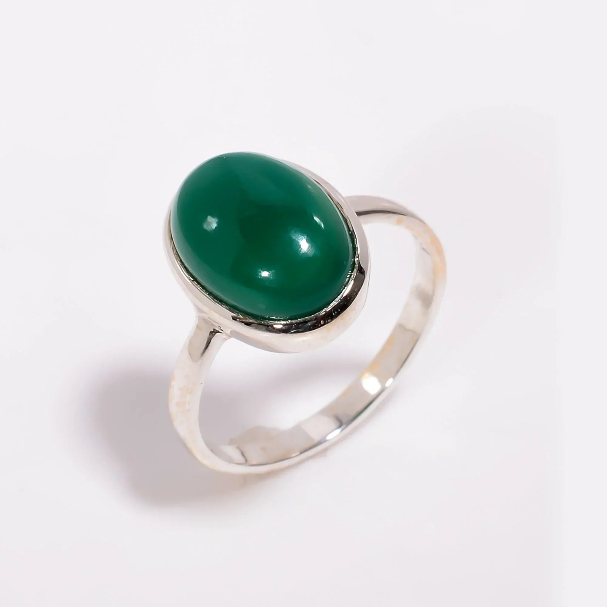 Green Onyx Ring: Oval Cabochon, 925 Sterling Silver