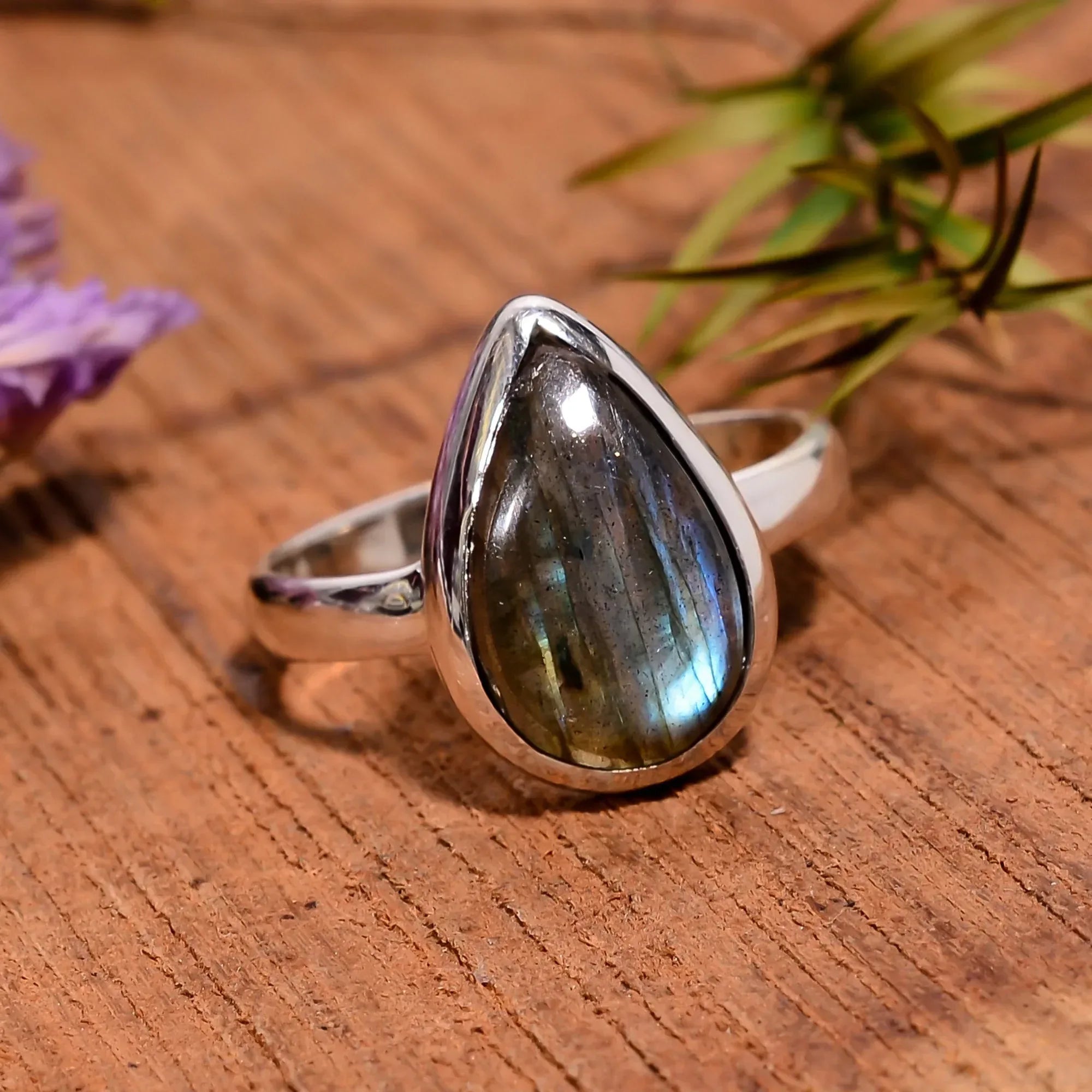 925 Sterling Silver Pear Labradorite Ring: Blue Fire Gemstone