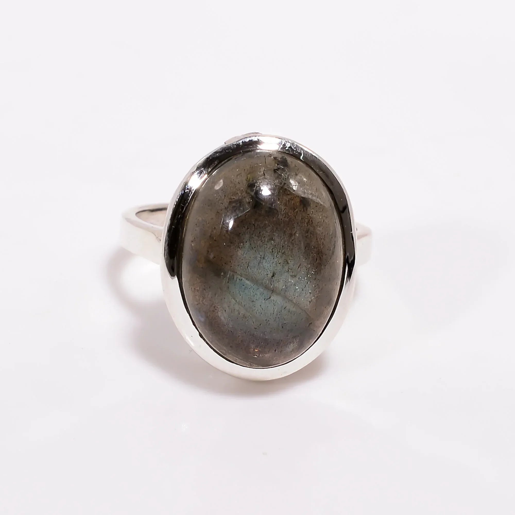 Handmade Labradorite 925 Sterling Silver Ring: Oval Gemstone