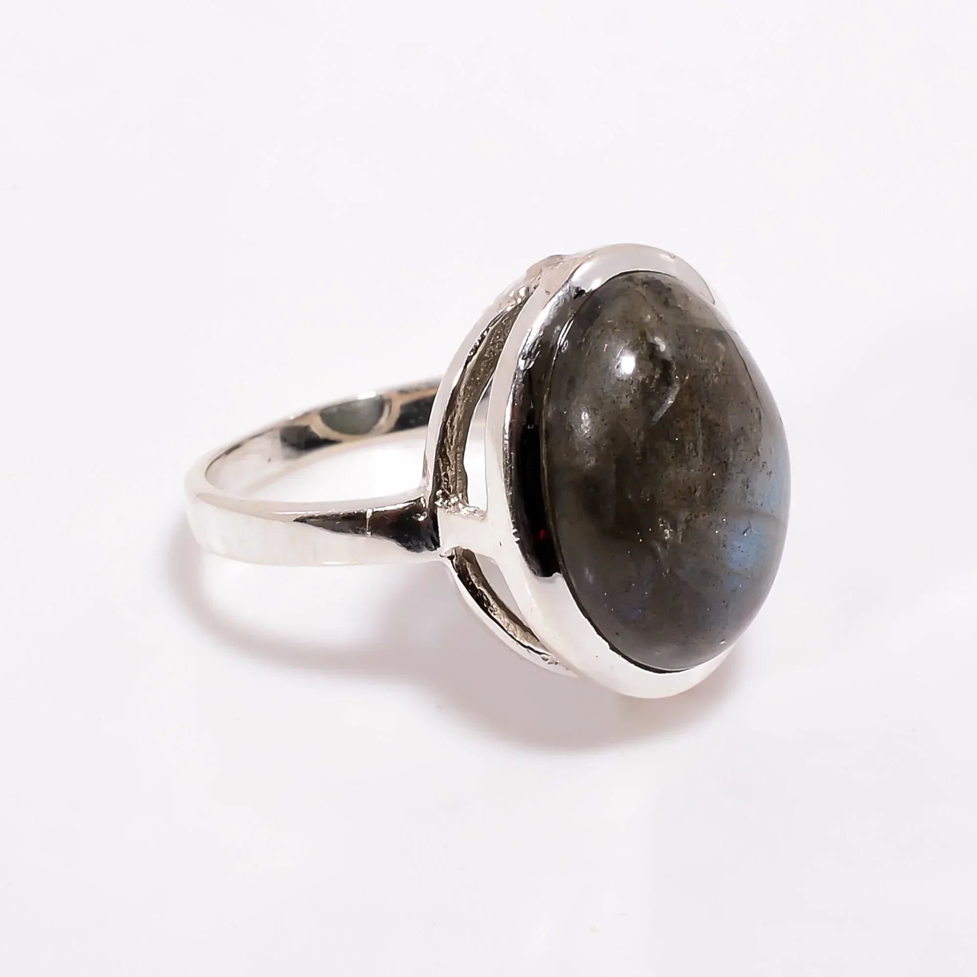 Handmade Labradorite 925 Sterling Silver Ring: Oval Gemstone