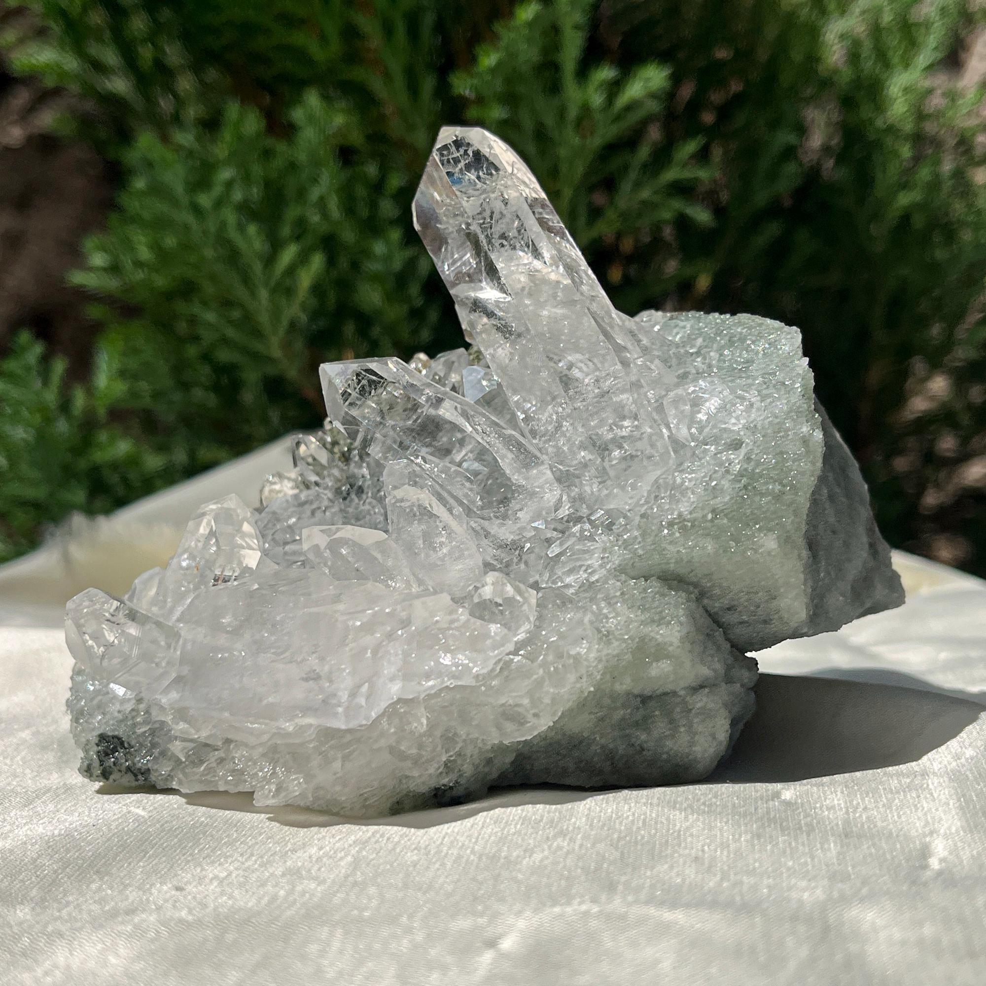 Natural Green Chlorite Quartz Crystal 440gm Himalayan Manihar Cluster Raw Pointed Specimen Rough Cluster