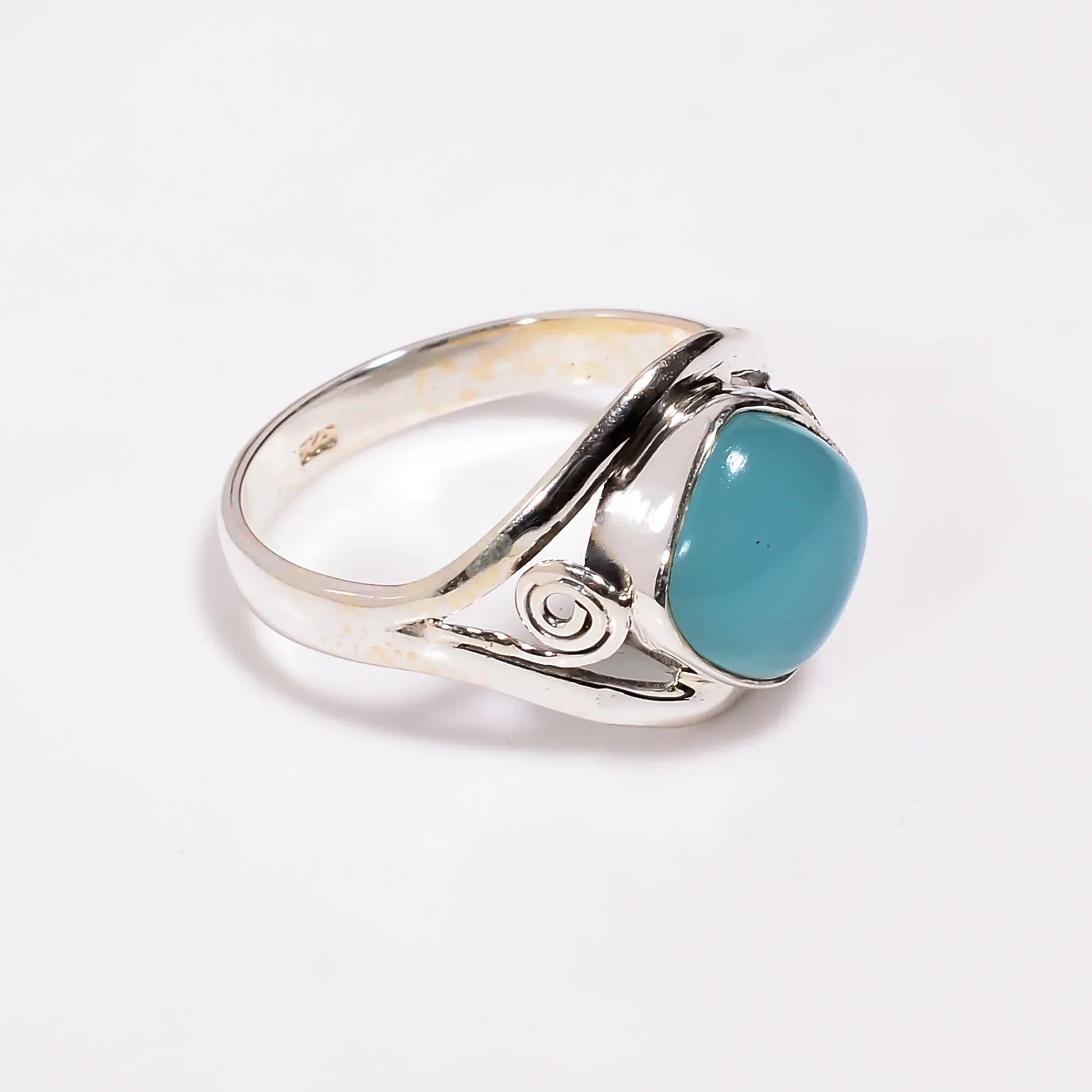 Handmade 925 Sterling Silver Chalcedony Ring: Sky Blue Gemstone