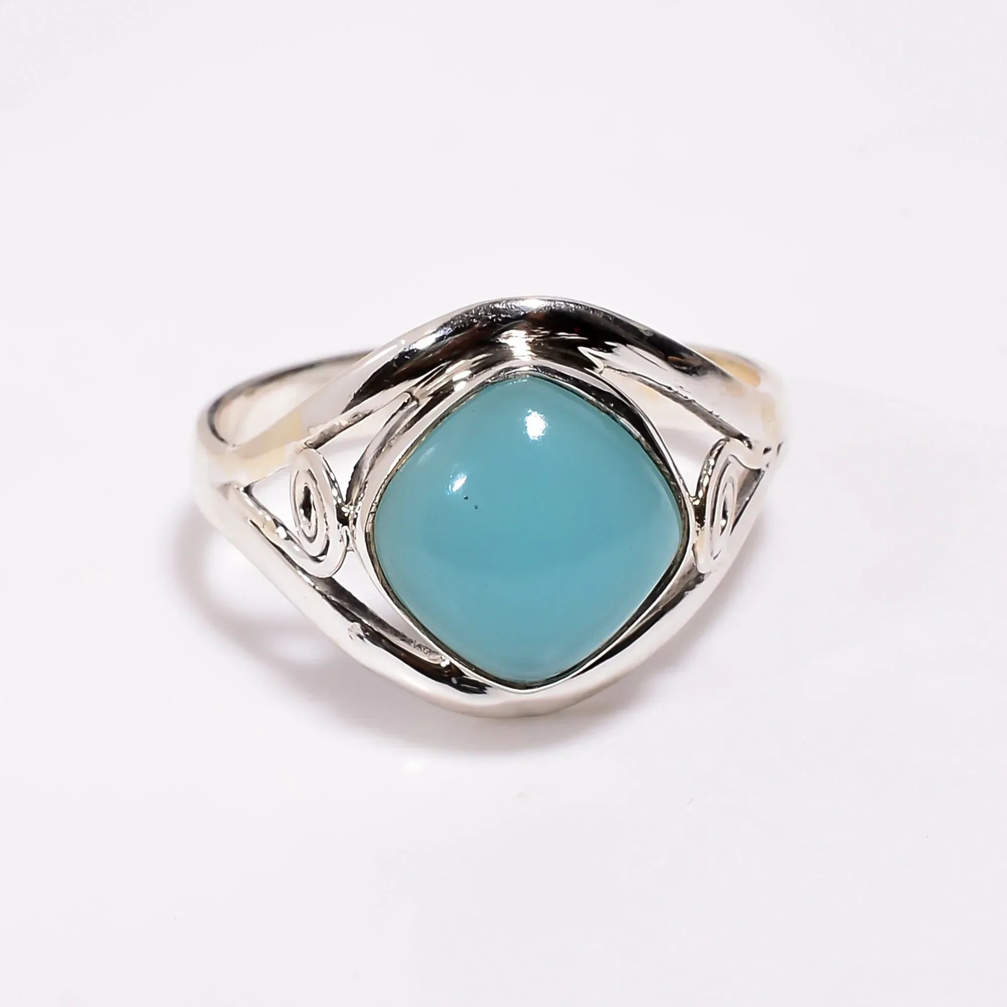Handmade 925 Sterling Silver Chalcedony Ring: Sky Blue Gemstone