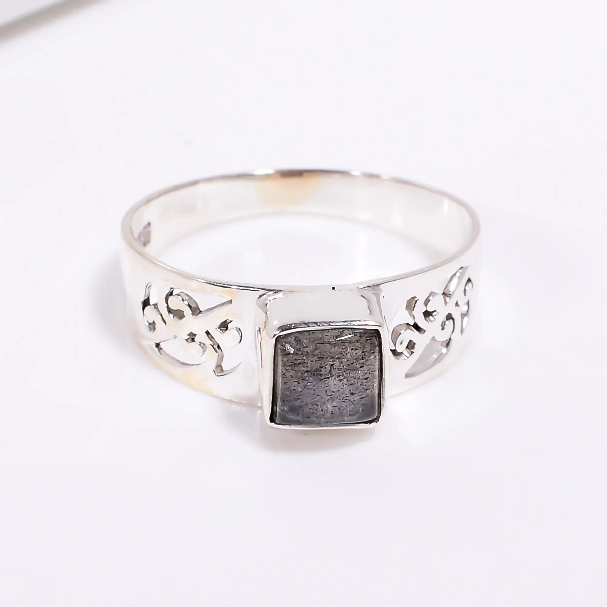 Handmade Labradorite Silver Ring with Adjustable Band - Natural Gemstone Elegance