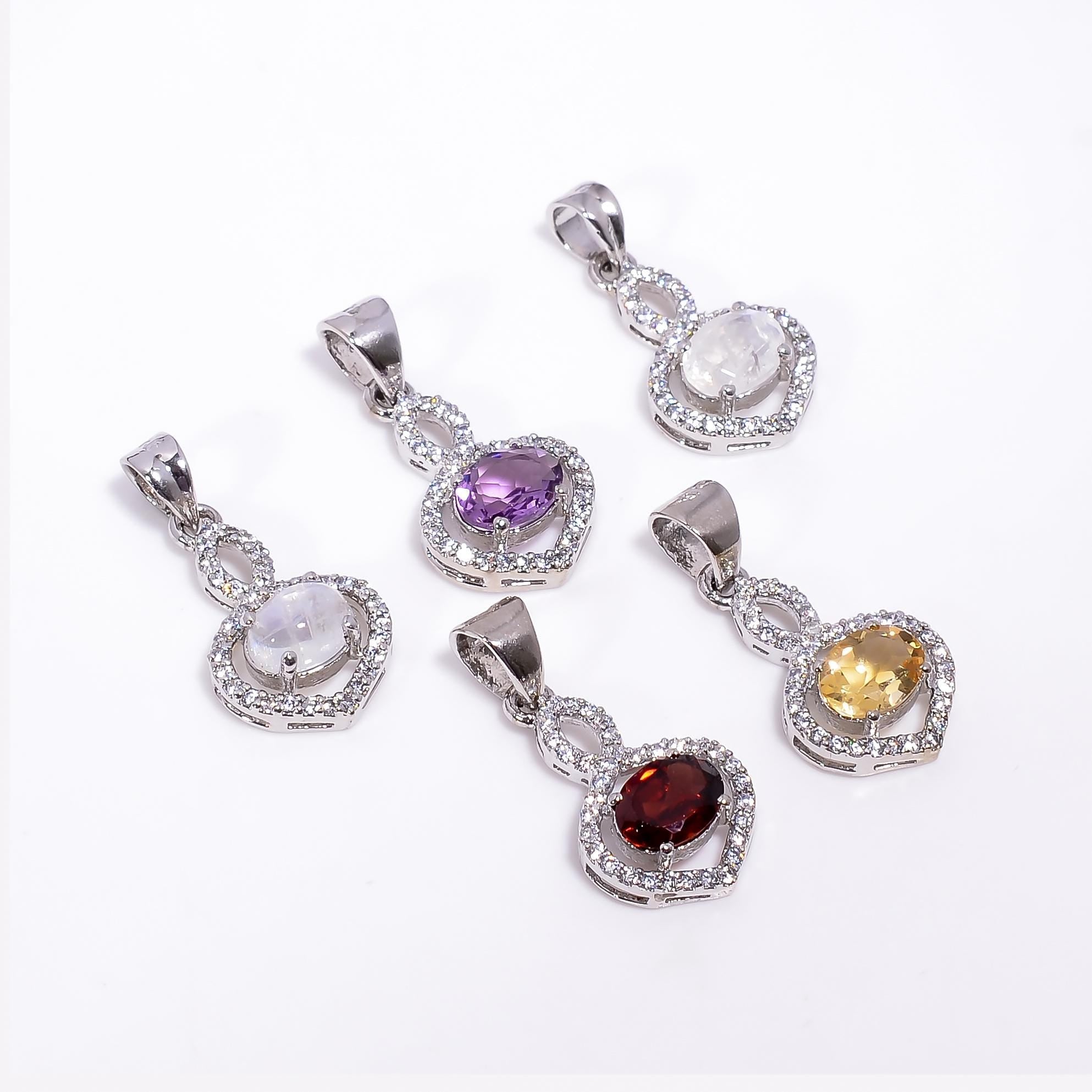 Sterling Silver Moonstone Pendant: Vintage-Style Oval Gemstone