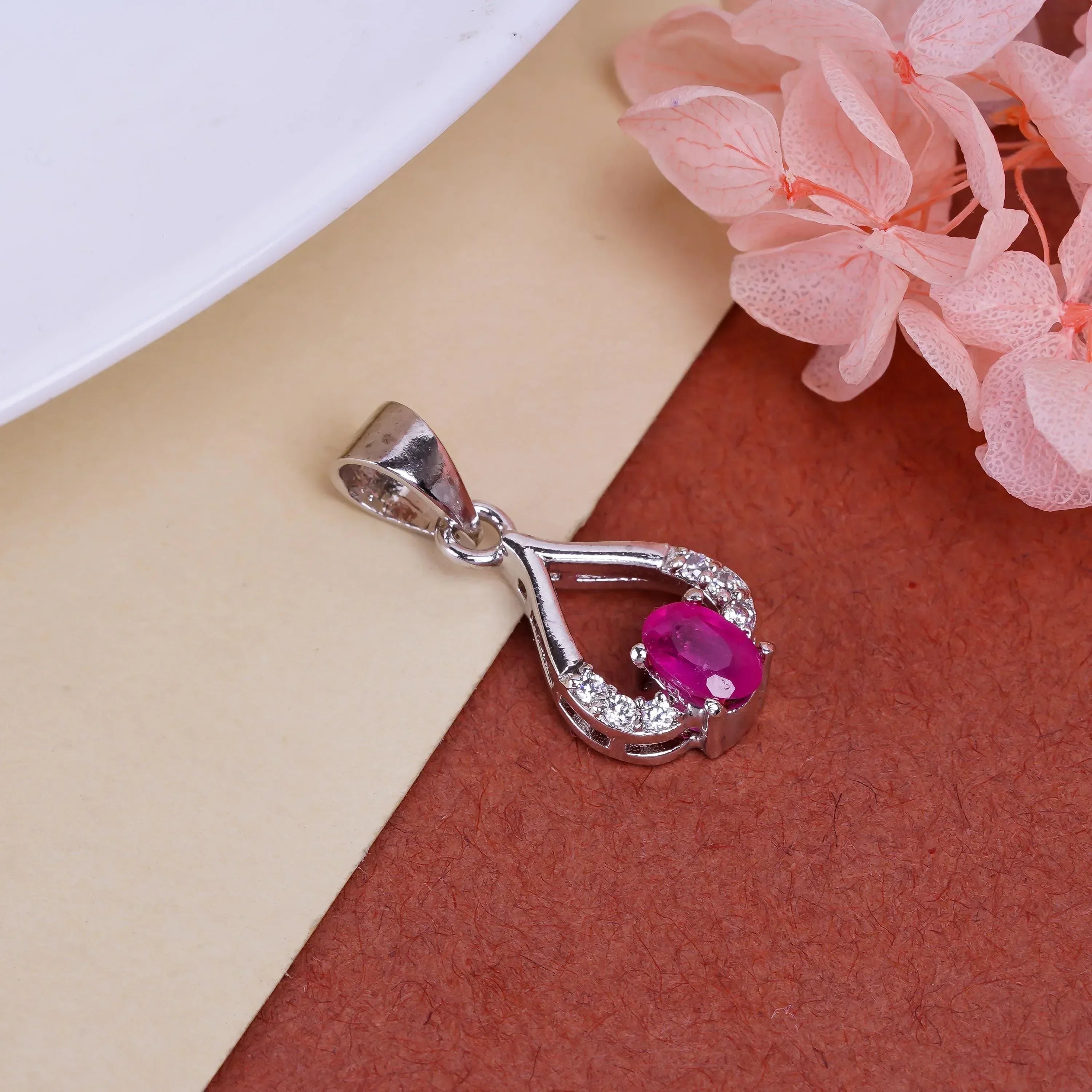Emerald Gemstone Pendant: 925 Sterling Silver, Oval Stone (4x6mm)