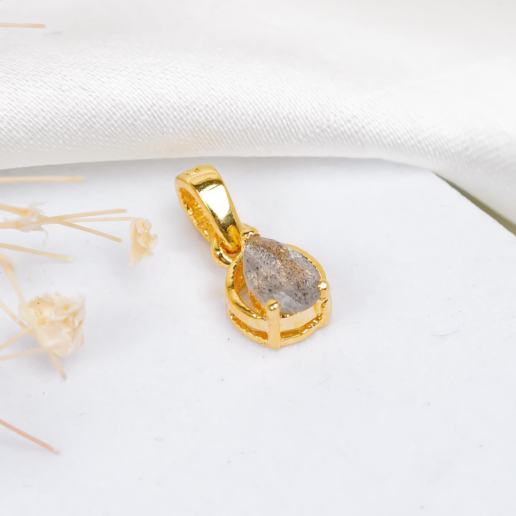 Labradorite Gemstone Pendant: 925 Sterling Silver Pear Cut