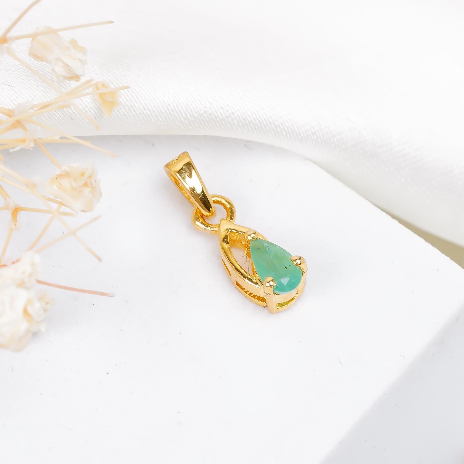 Emerald Pendant: 925 Silver Boho Style Jewelry, Pear Cut Gemstone