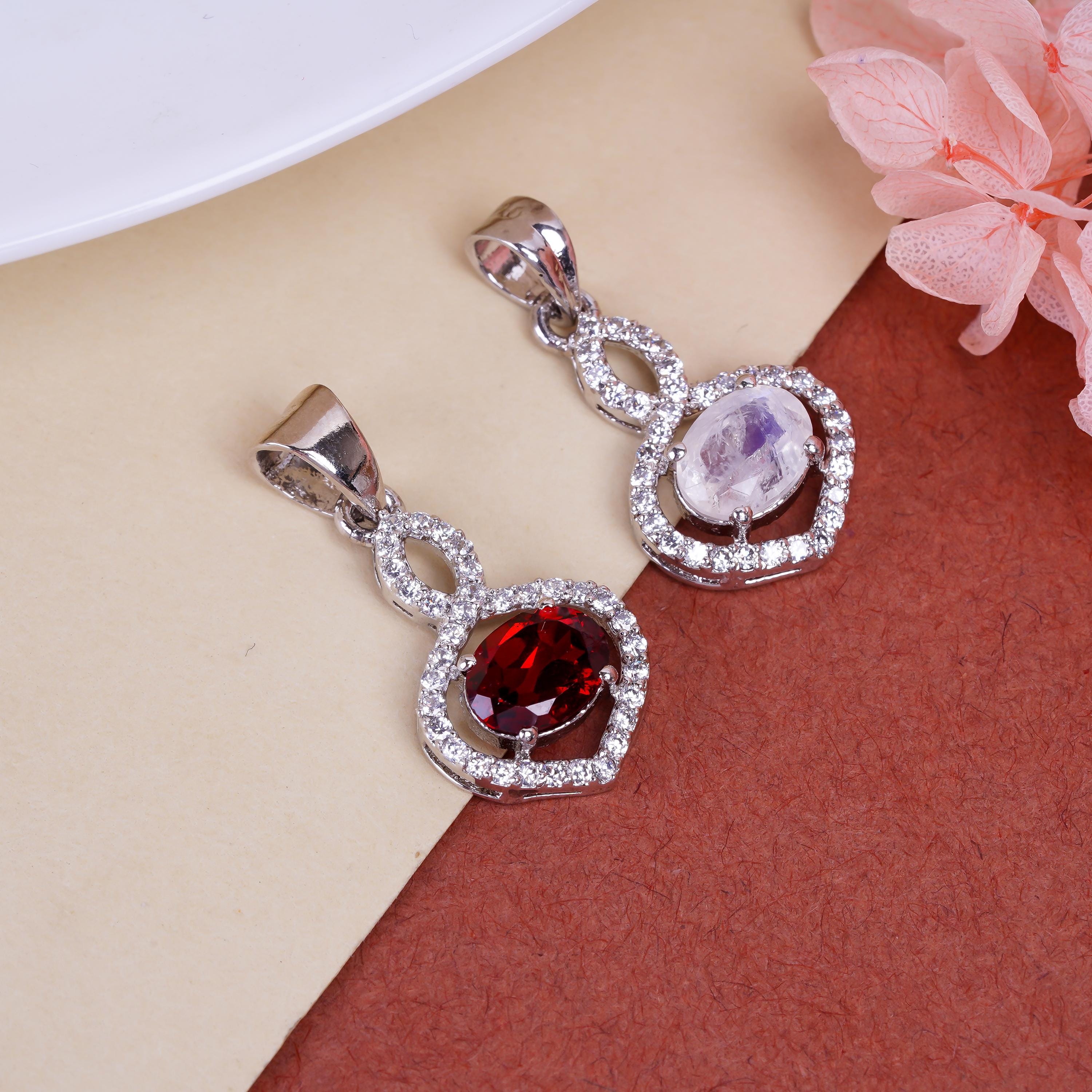 Sterling Silver Moonstone Pendant: Vintage-Style Oval Gemstone