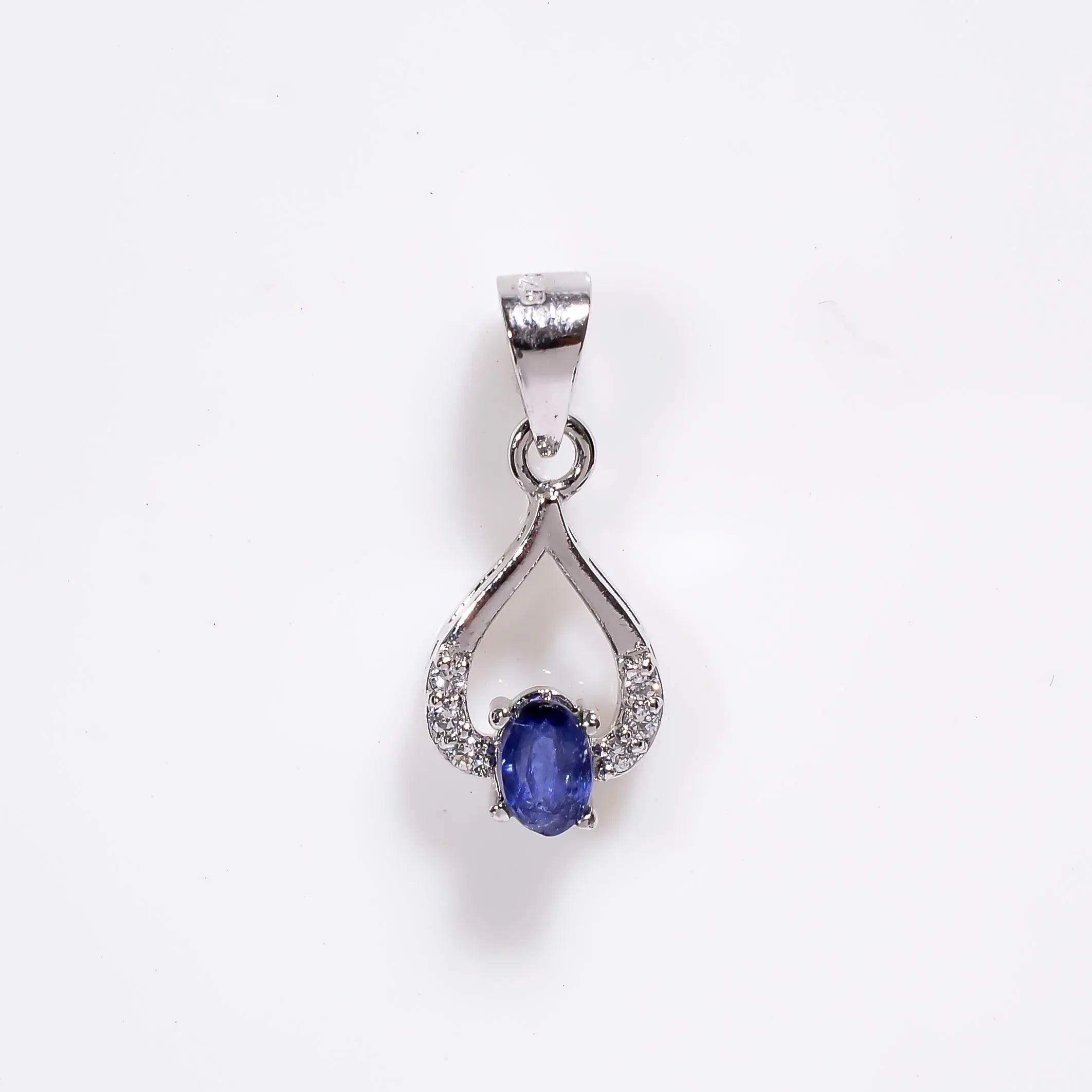 Emerald Gemstone Pendant: 925 Sterling Silver, Oval Stone (4x6mm)