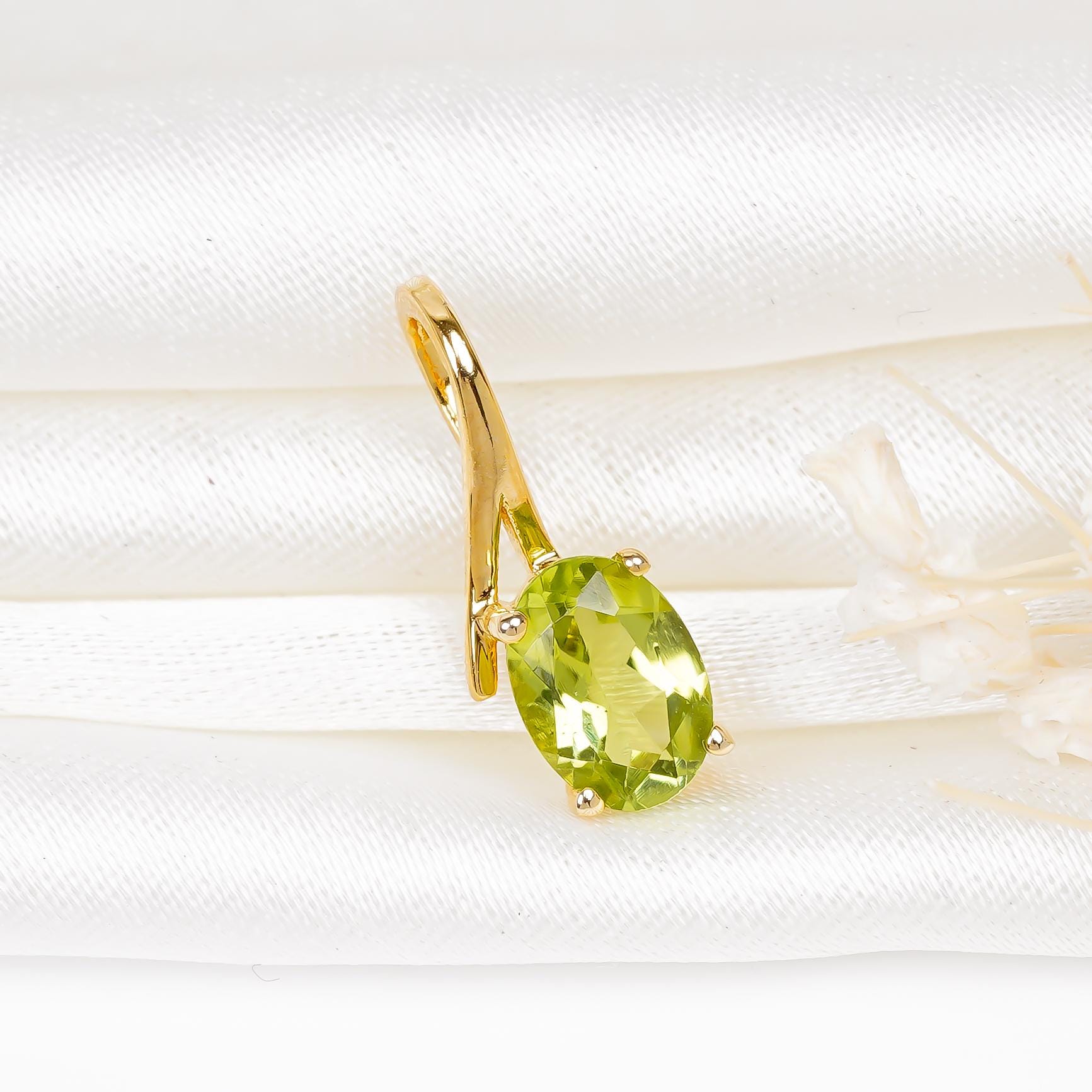 Peridot Pendant: 925 Sterling Silver & Rose Gold, Oval Gemstone