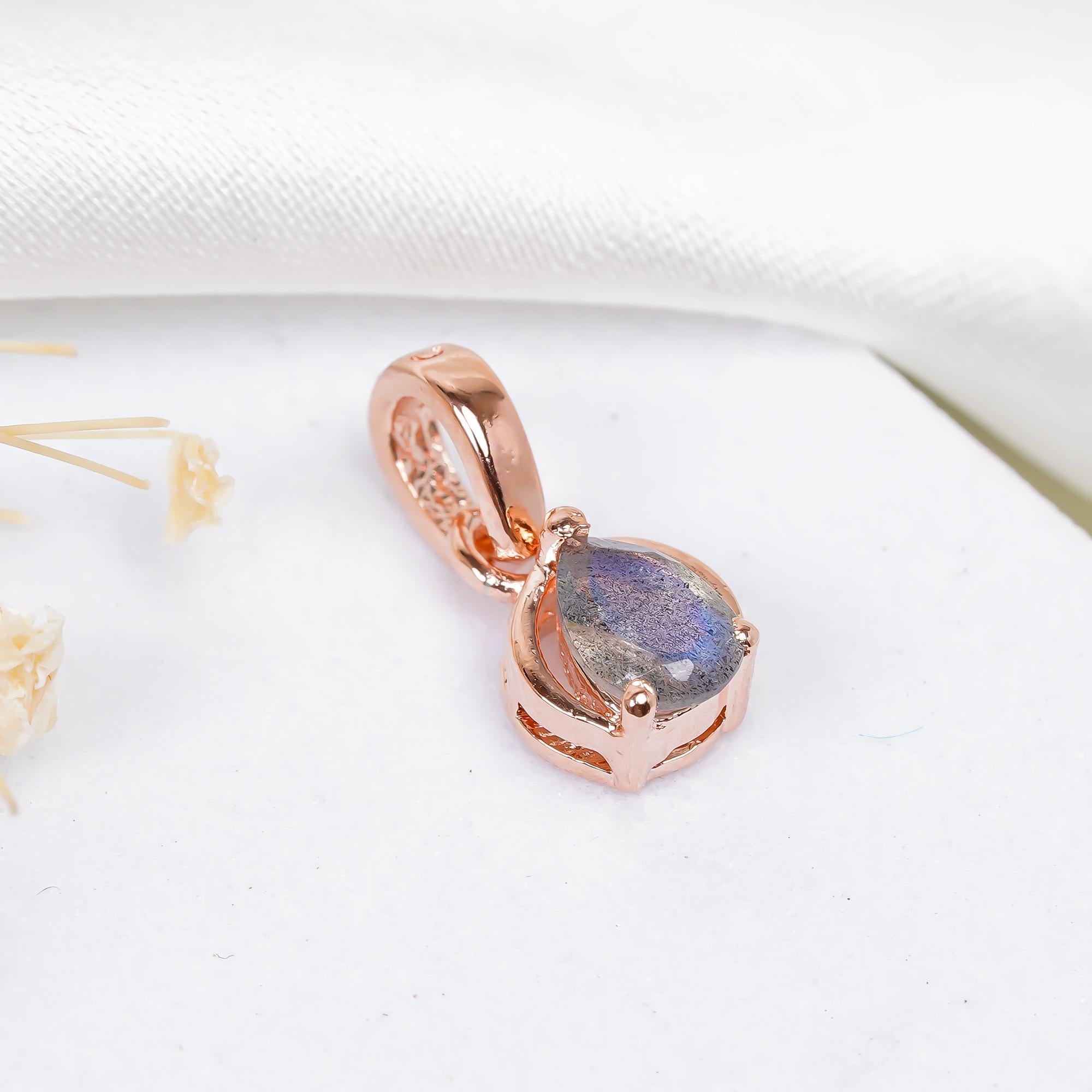 Labradorite Gemstone Pendant: 925 Sterling Silver Pear Cut