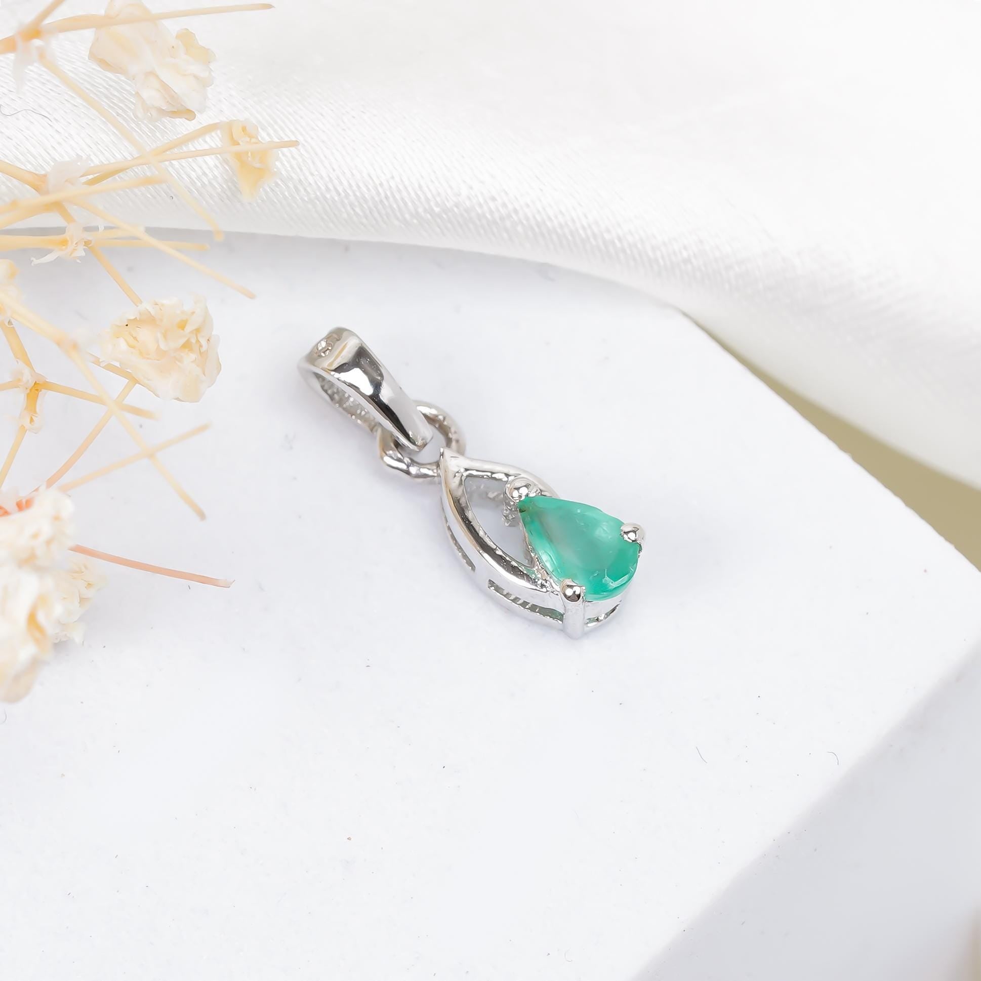 Emerald Pendant: 925 Silver Boho Style Jewelry, Pear Cut Gemstone