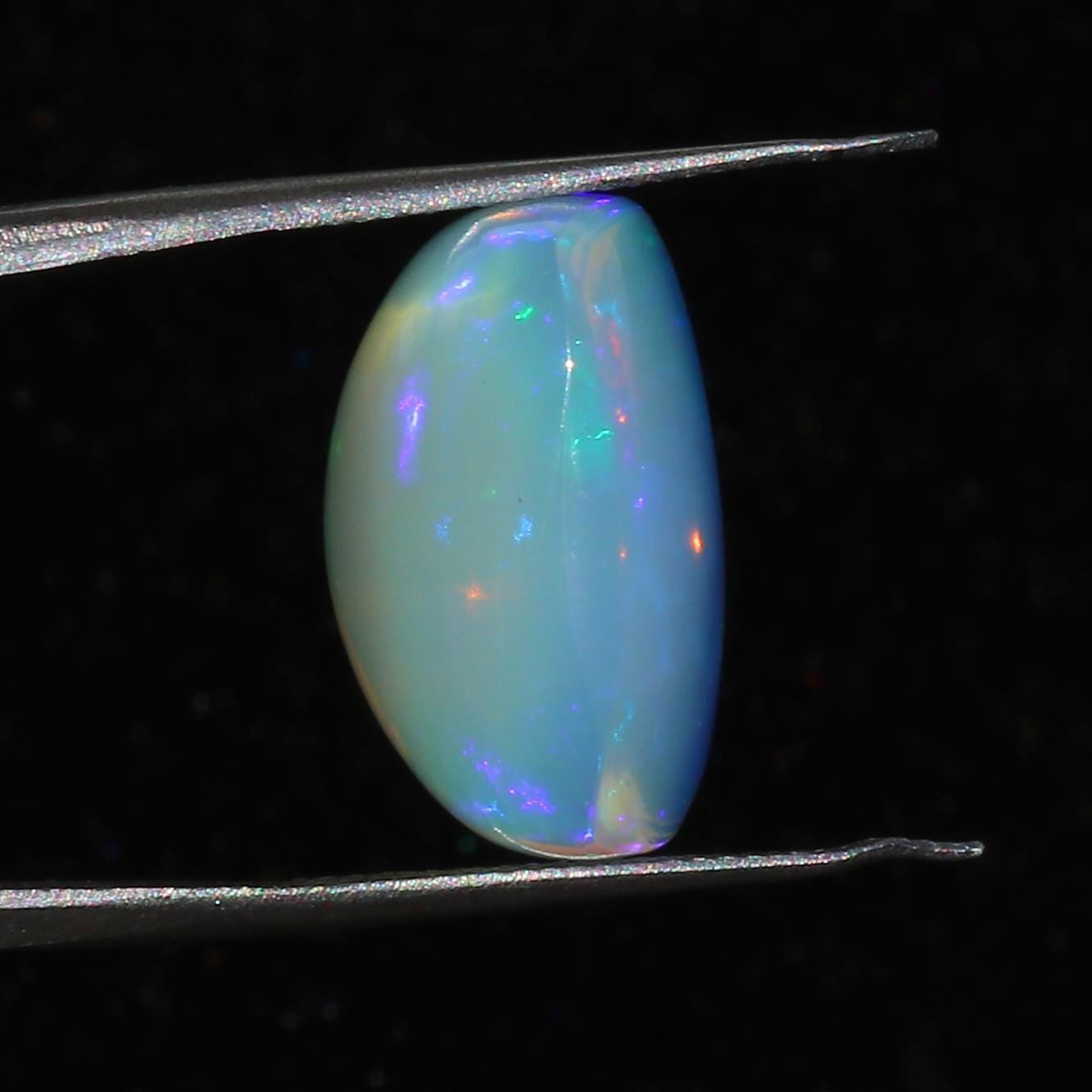 Welo Opal Cabochon: 19.10 ct Ethiopian White Fire Gemstone