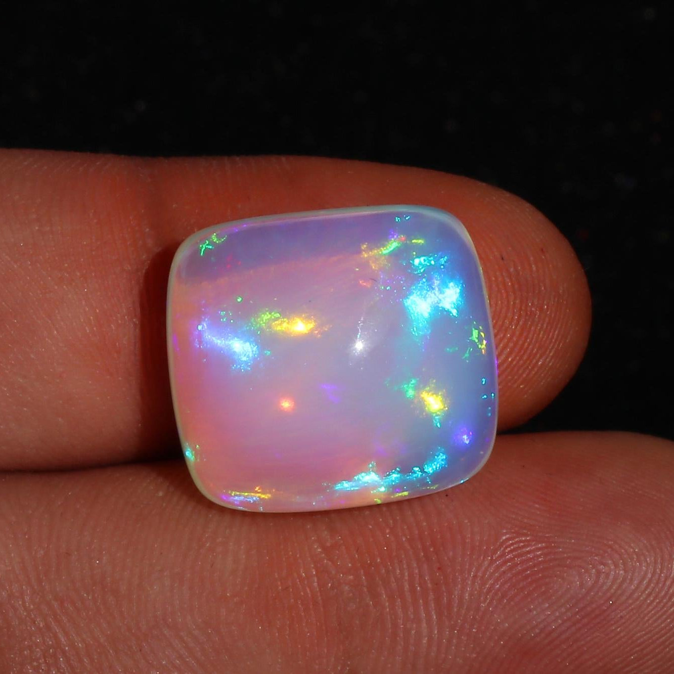 Welo Opal Cabochon: 19.10 ct Ethiopian White Fire Gemstone