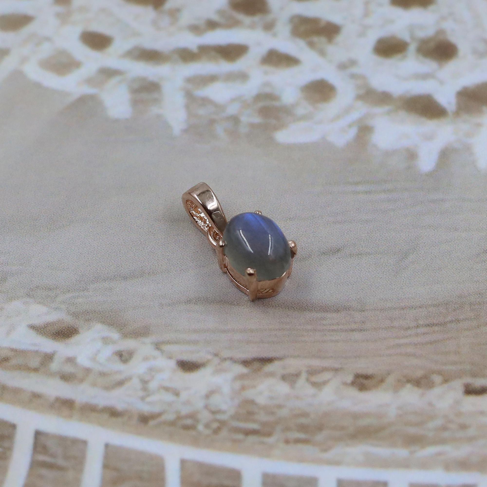 925 Silver Labradorite Pendant: Flashy Blue-Grey Gemstone Necklace