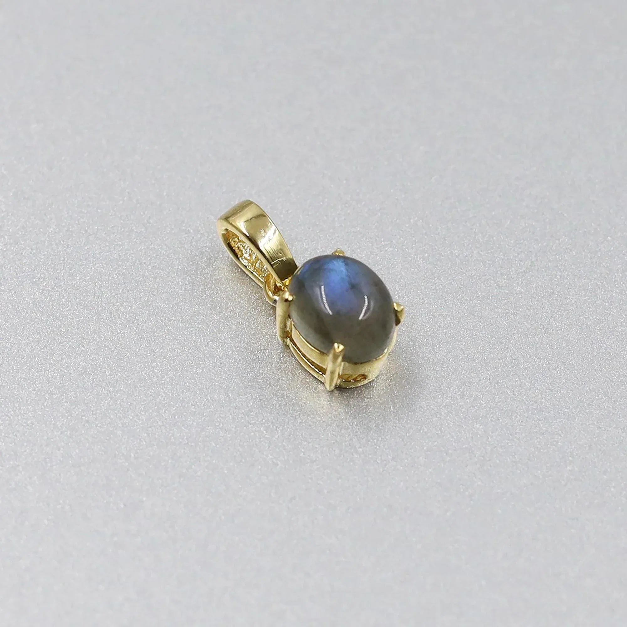 925 Silver Labradorite Pendant: Flashy Blue-Grey Gemstone Necklace