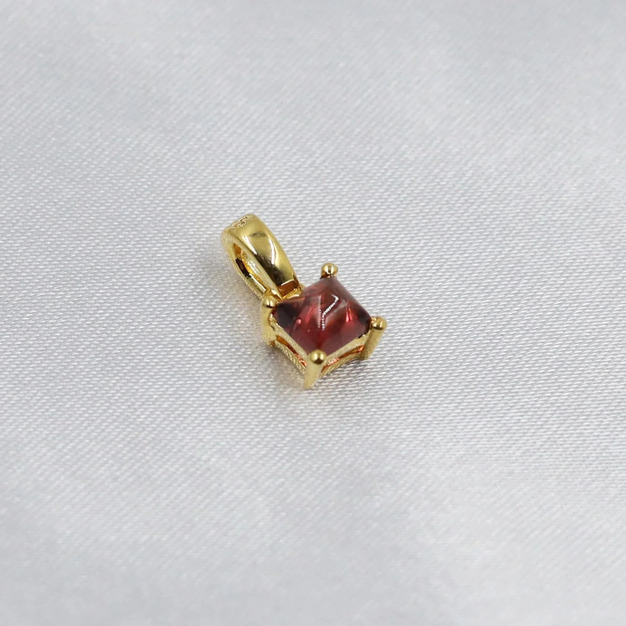 Handmade Garnet Pendant Necklace: 925 Silver Gemstone Jewelry