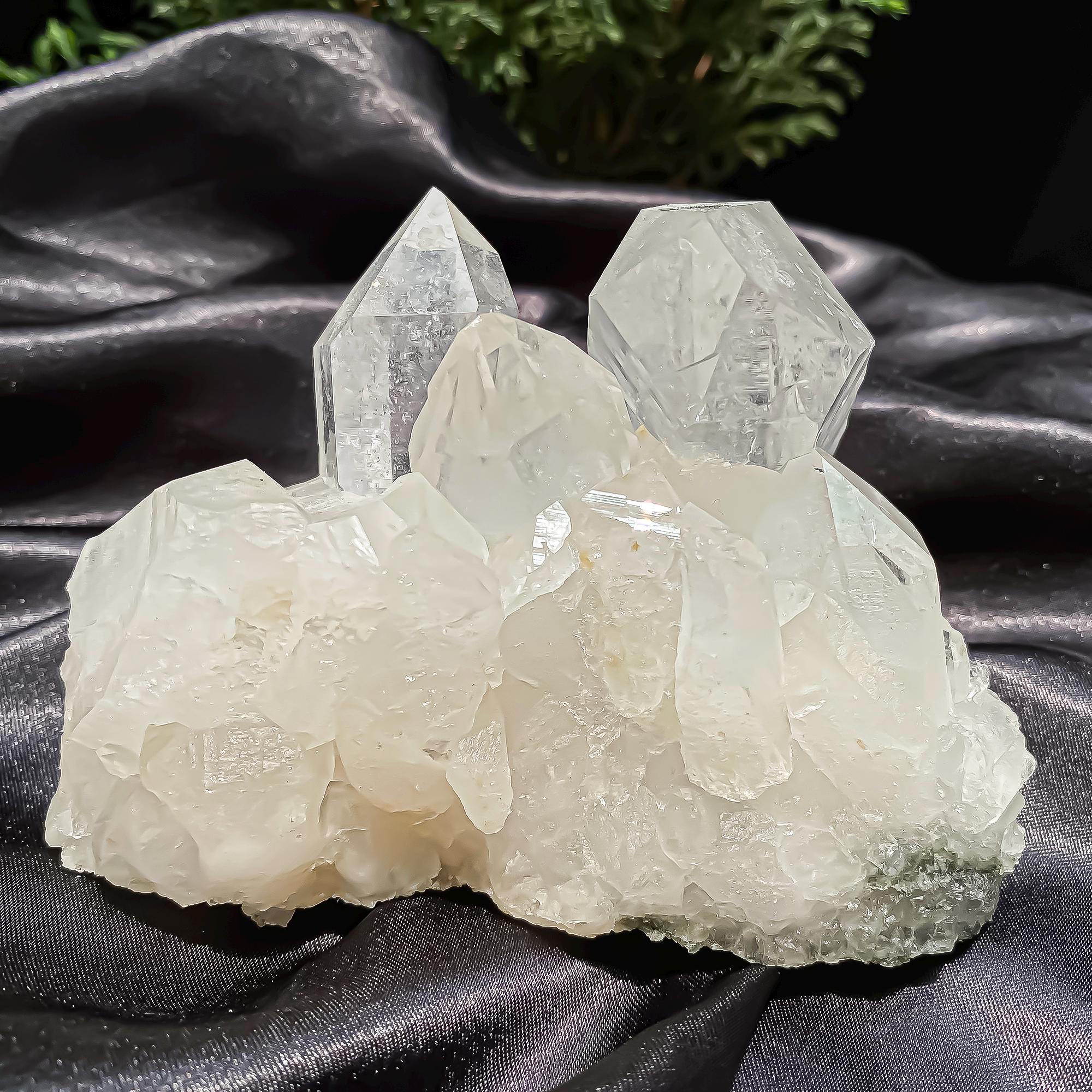 Himalayan Clear Chlorite Quartz Crystal Point: 640gm Raw Green Healing Stone Rough