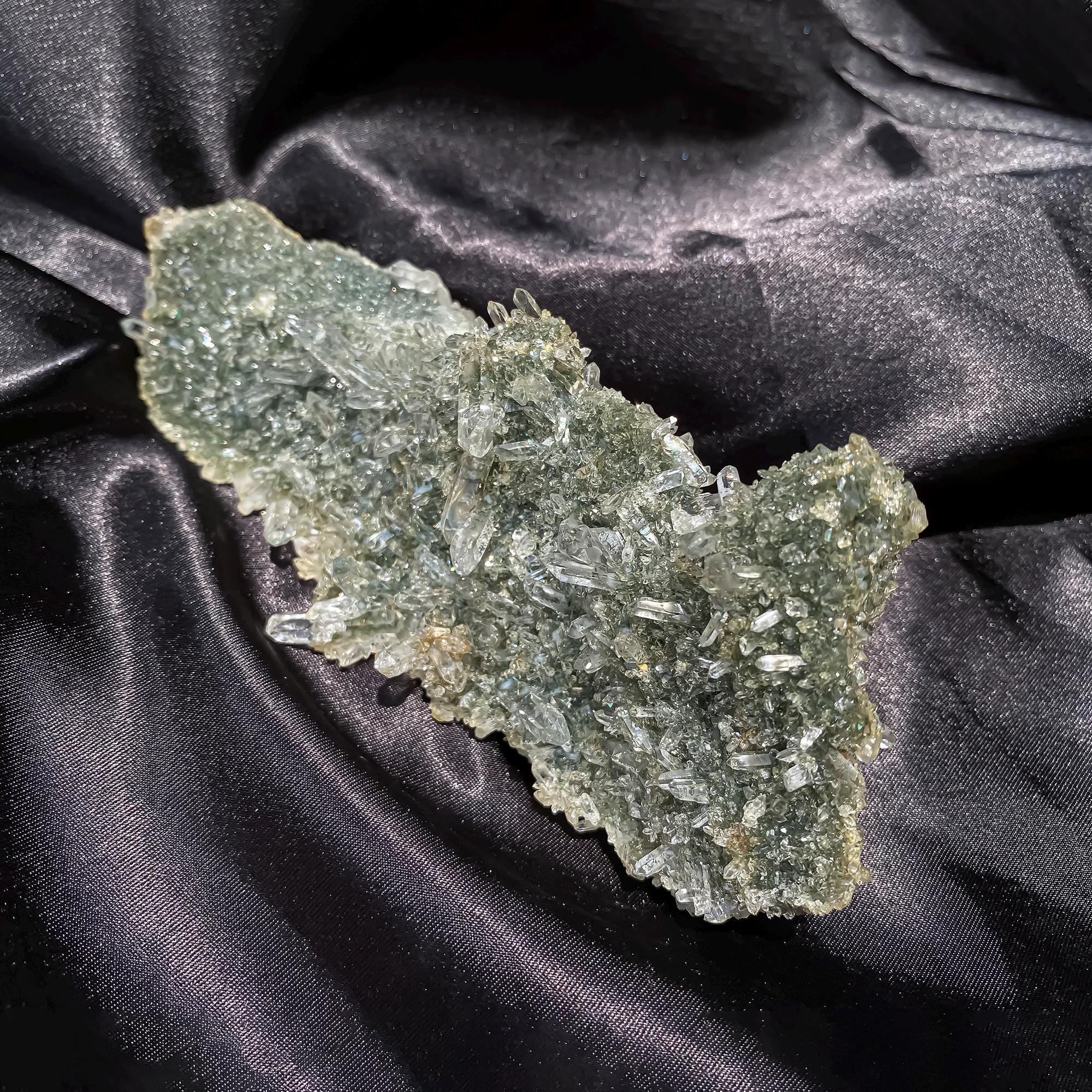 Himalayan Green Chlorite Quartz Cluster: Raw Healing Crystal, Meditation Stone 260gm