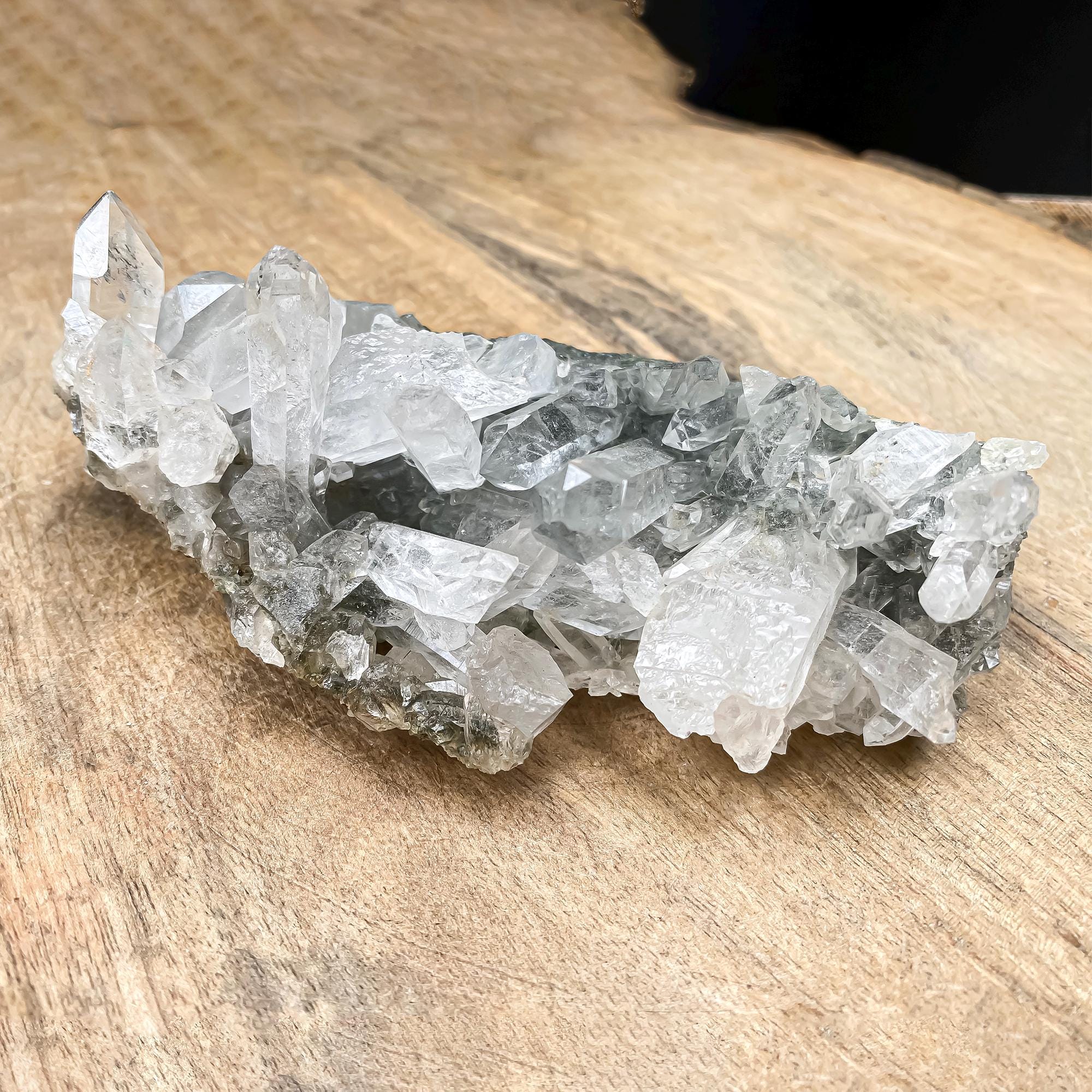 Himalayan Green Chlorite Quartz Cluster: Raw Crystal Point, Meditation Stone 300gm