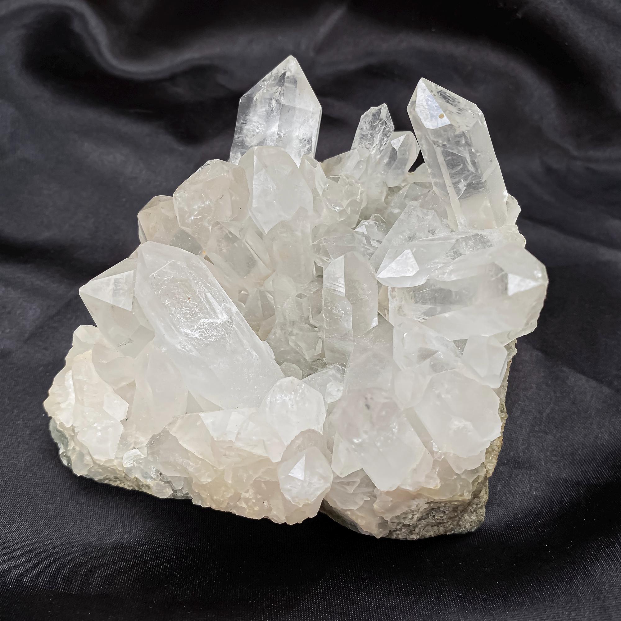 Himalayan Clear Chlorite Quartz Crystal Pointed: 600gm Raw Green Energy Stone