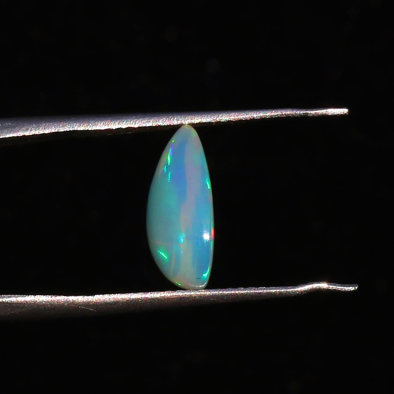 Ethiopian Welo Opal Cabochon: 3.97 Carat Oval Gemstone