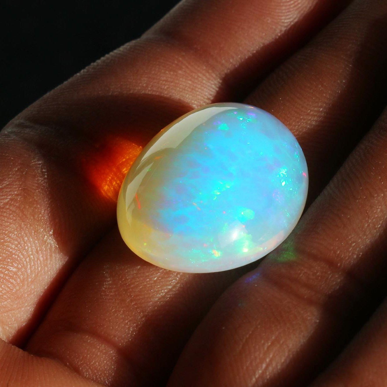 Ethiopian Welo Opal Cabochon: AAA Grade Oval Gemstone, 22.3 ct