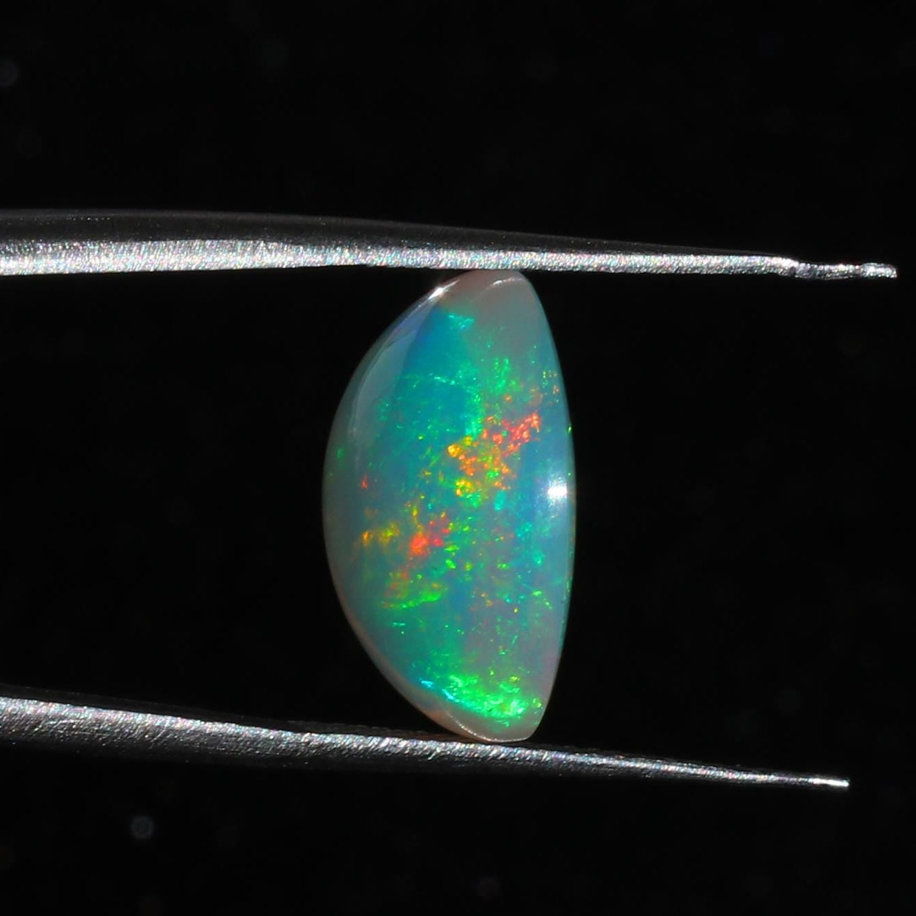 Welo Opal Stone: 6.68 ct Ethiopian Gemstone for Jewelry