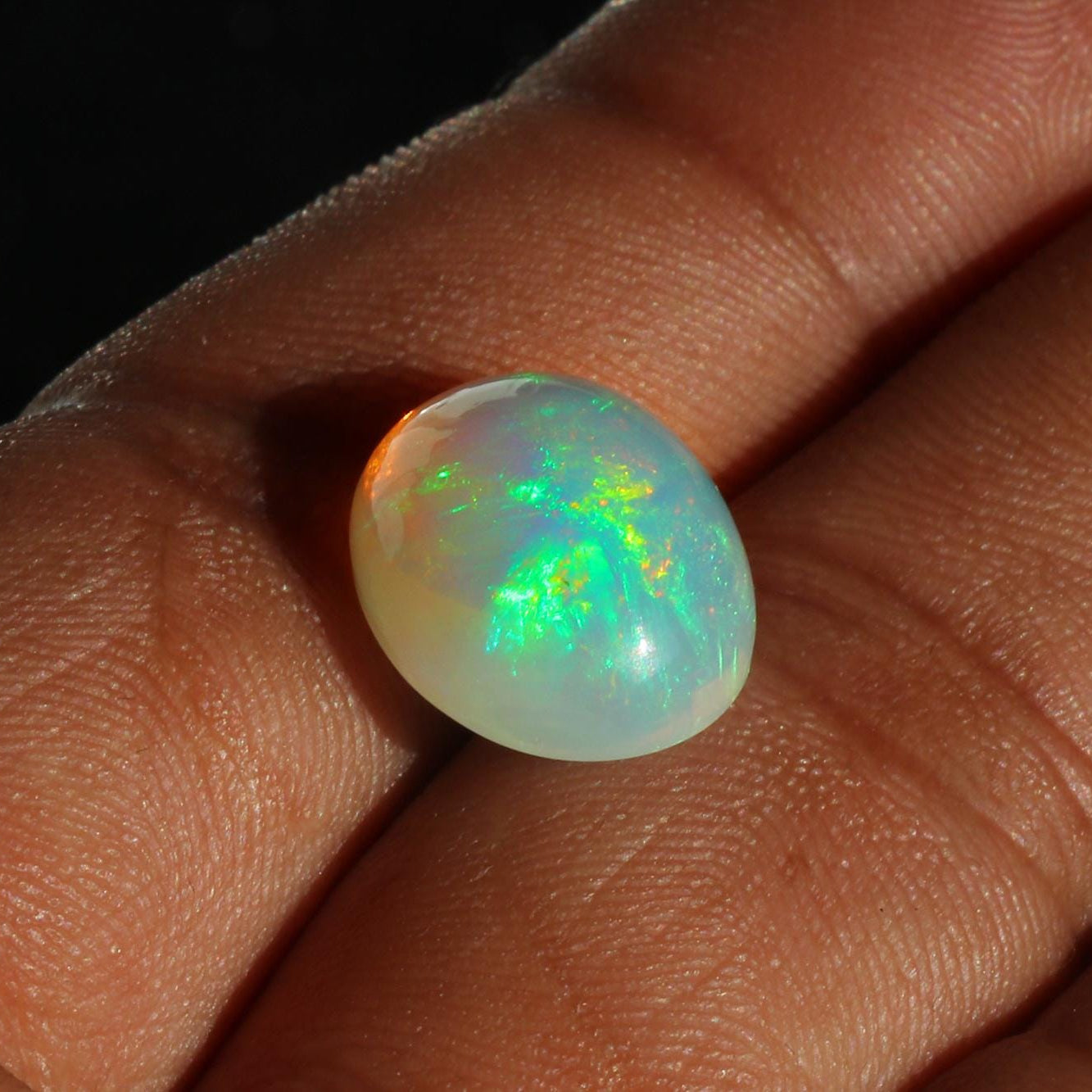 Welo Opal Stone: 6.68 ct Ethiopian Gemstone for Jewelry