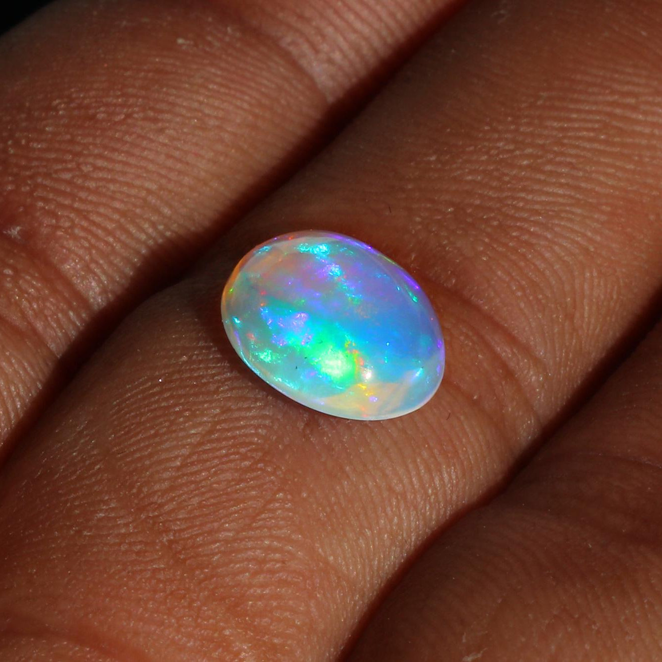 Ethiopian Welo Opal Cabochon: 2.50ct AAA+ Grade Oval Gemstone
