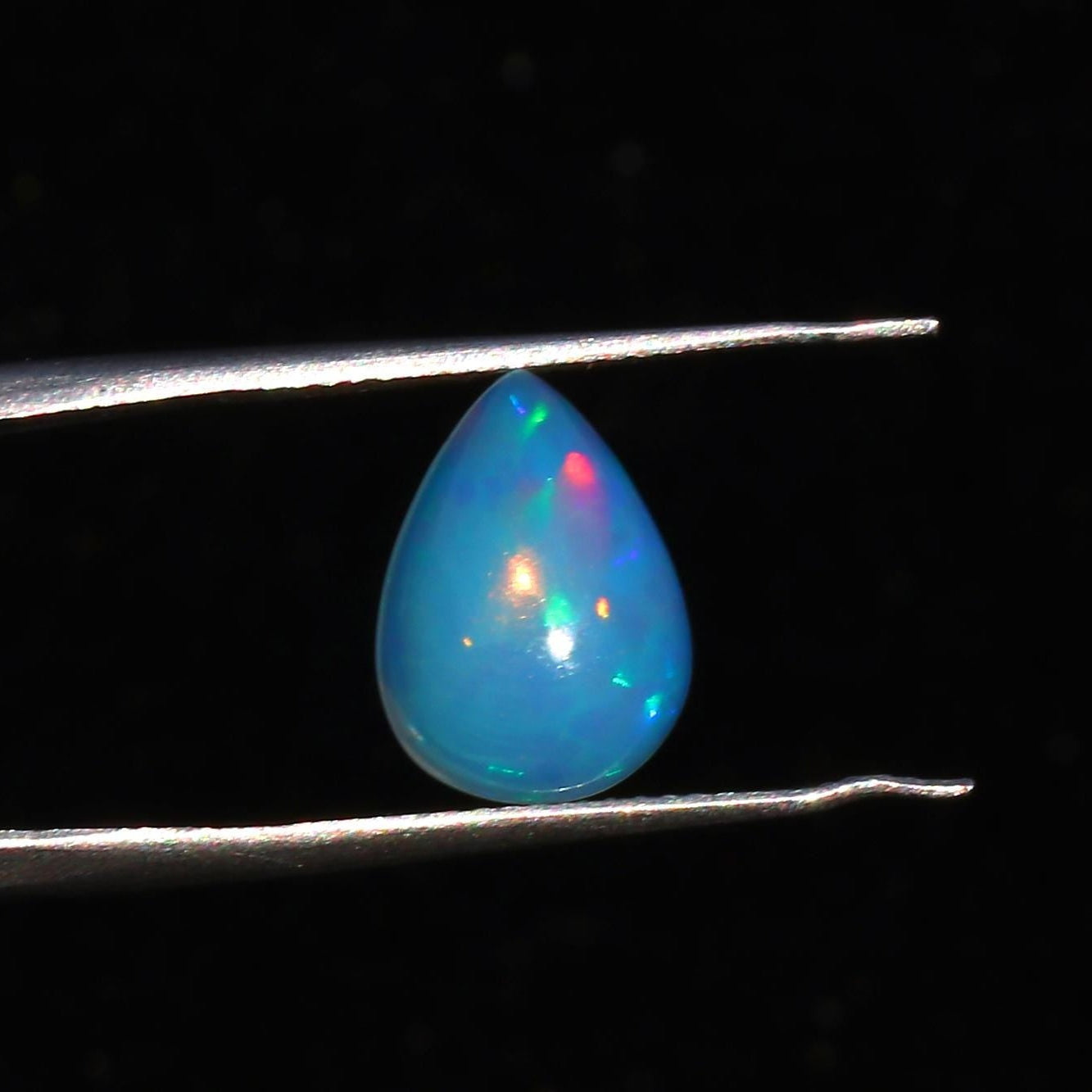 Ethiopian Welo Opal Cabochon: 3.97 Carat Oval Gemstone