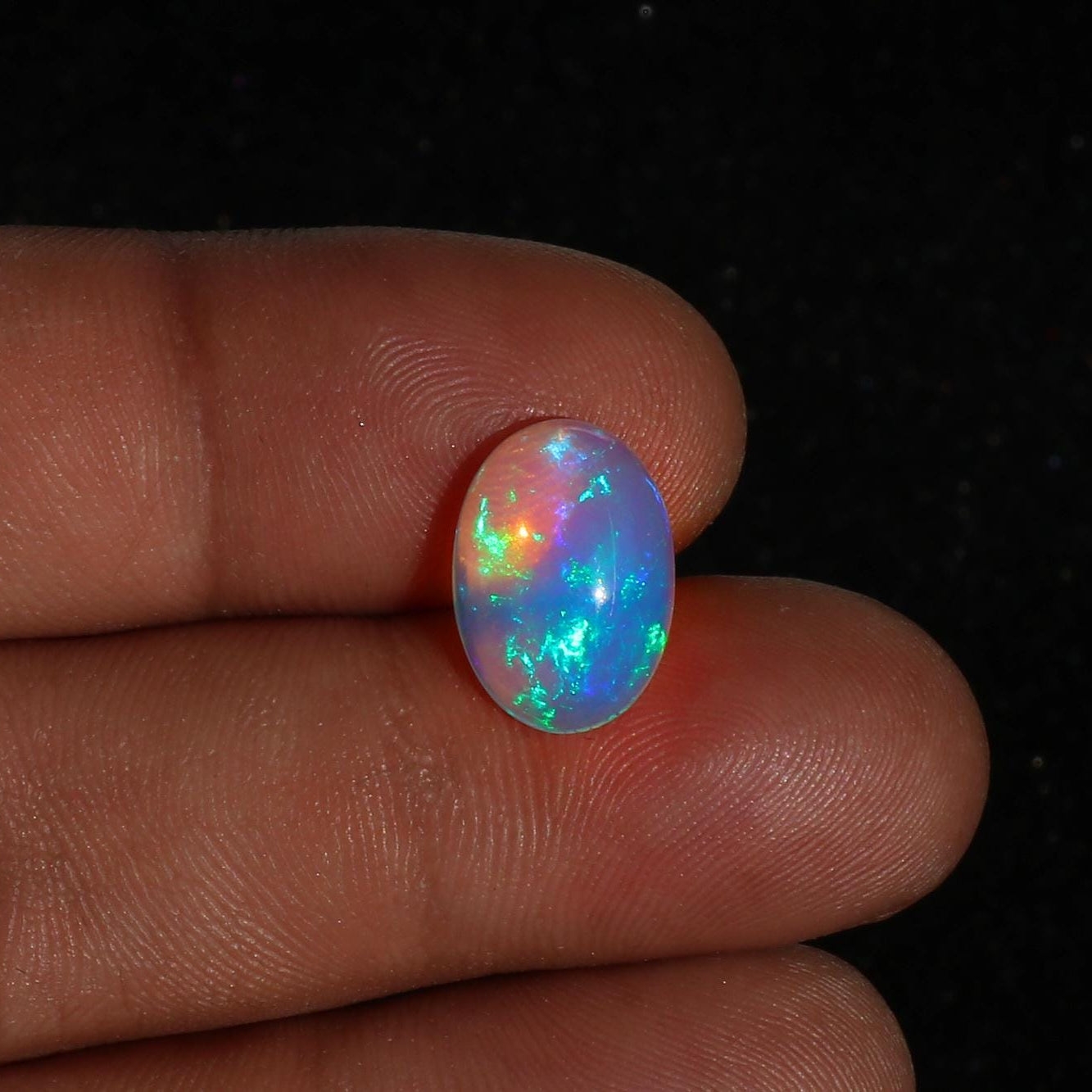 Ethiopian Welo Opal Cabochon: 3.97 Carat Oval Gemstone