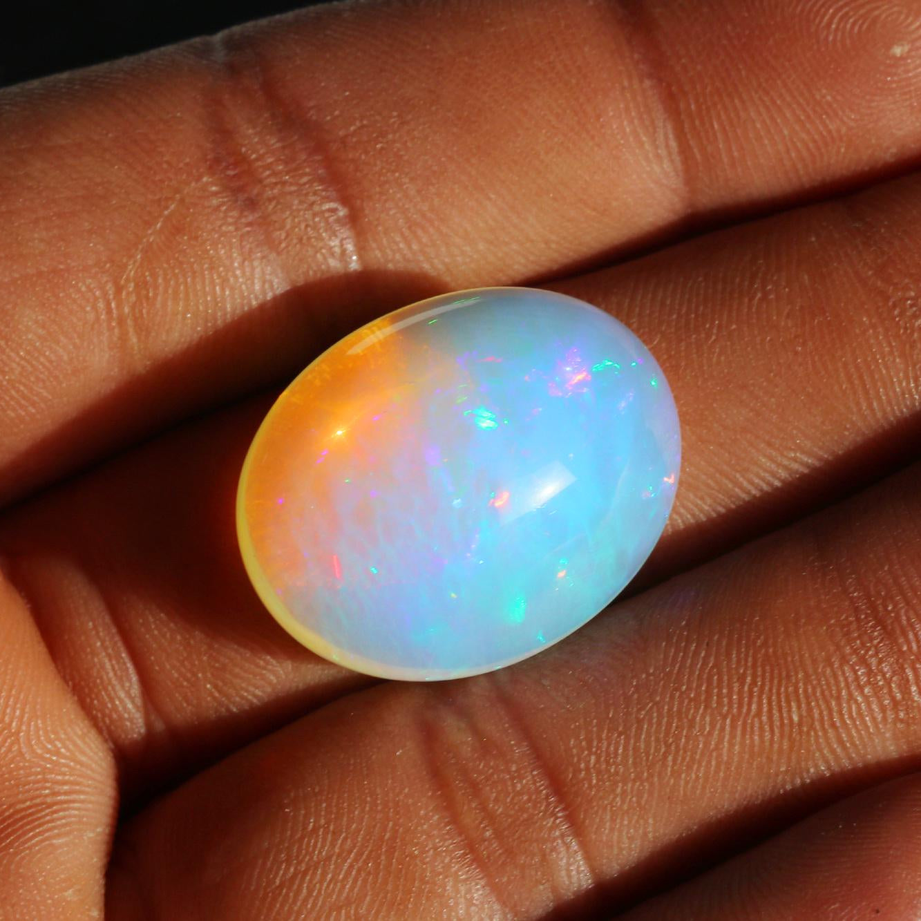 Ethiopian Welo Opal Cabochon: AAA Grade Oval Gemstone, 22.3 ct