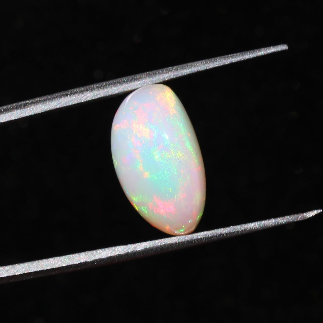 Welo Opal Cabochon: 9.35 Cts Ethiopian Gemstone for Jewelry
