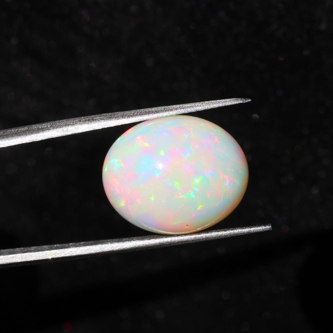 Ethiopian Welo Opal Cabochon: 11.65 Ct Multi-Fire Gemstone