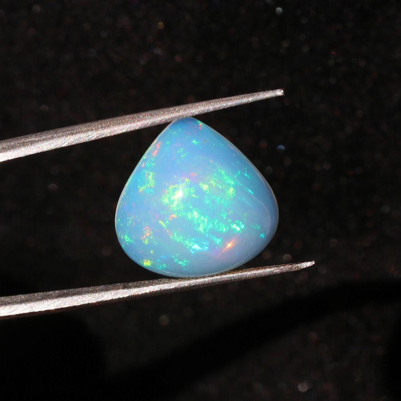 Ethiopian Welo Opal Cabochon: 8.88 Ct Heart Shape Gemstone