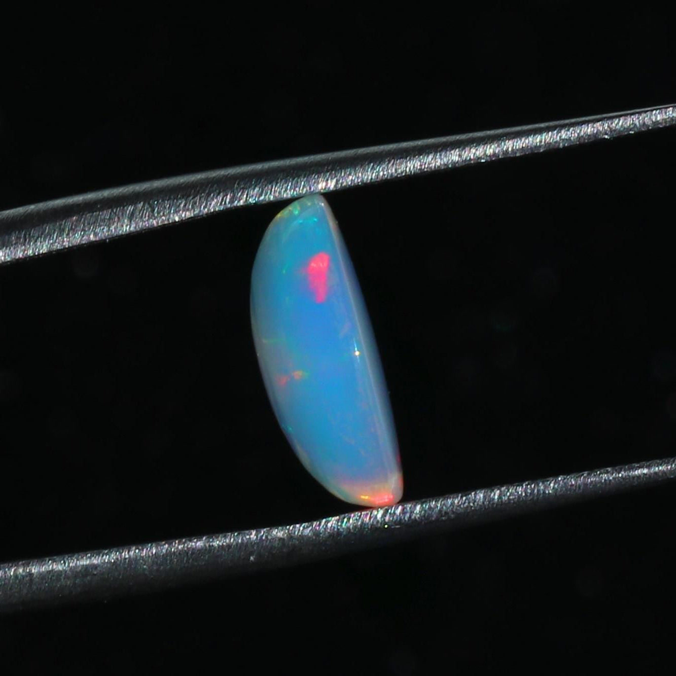 Ethiopian Welo Opal Stone: Natural Fire Cabochon (1.85 Cts, 9x11 mm