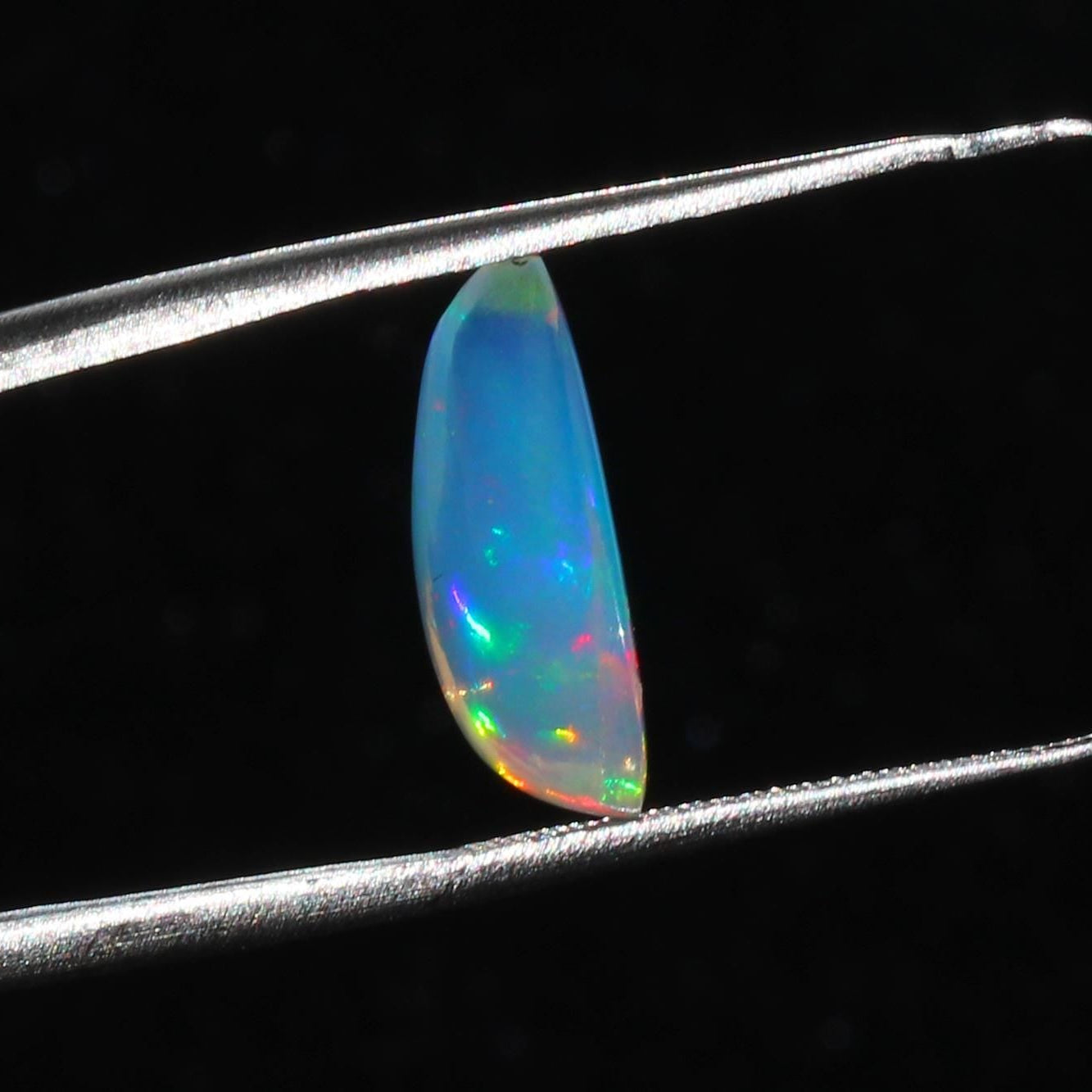 Welo Fire Opal Cabochon: Rainbow Pear-Shape Gemstone (15x8mm, 2.73Ct
