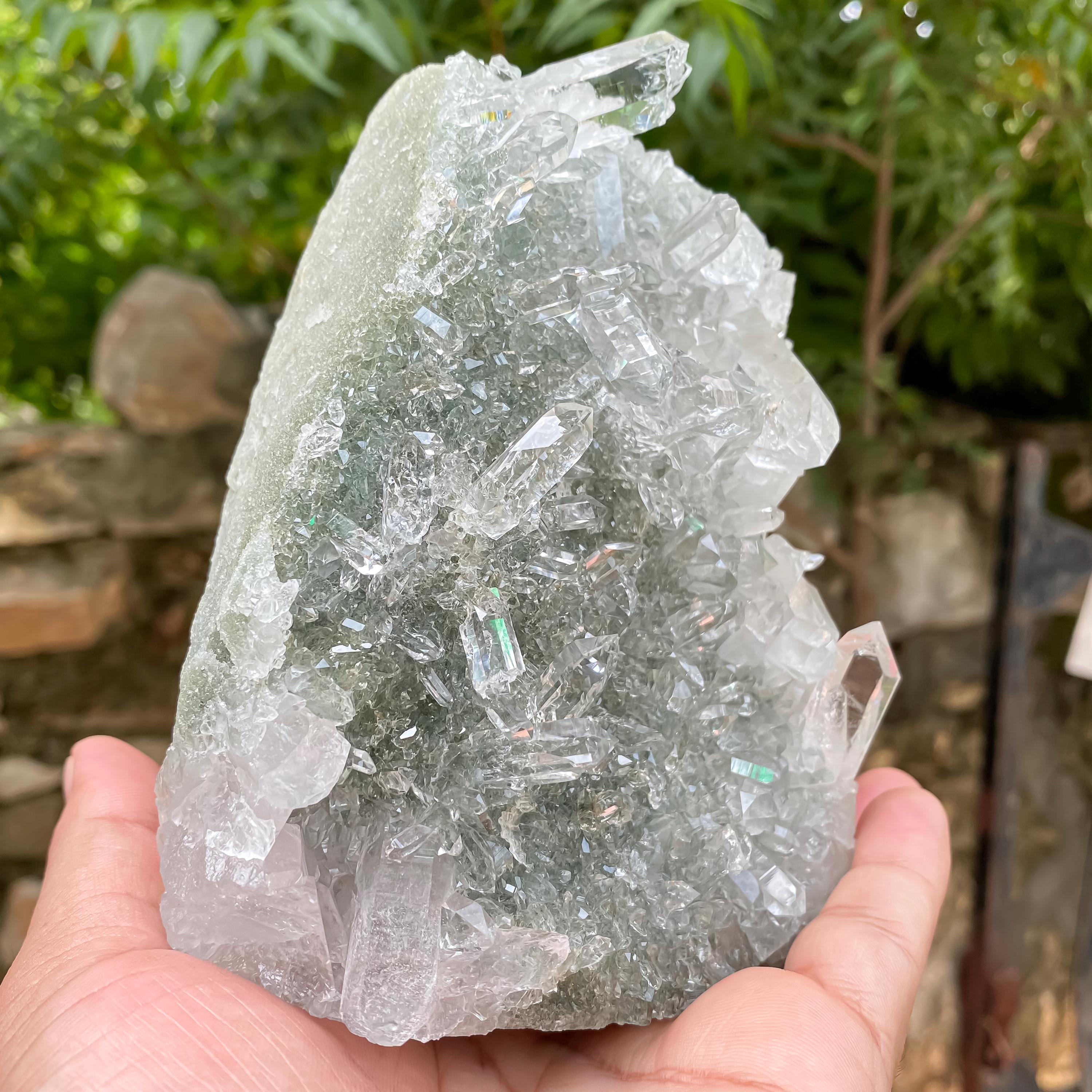 Himalayan Green Chlorite Quartz Owl Carving: Healing Crystal Decor 1.240kg