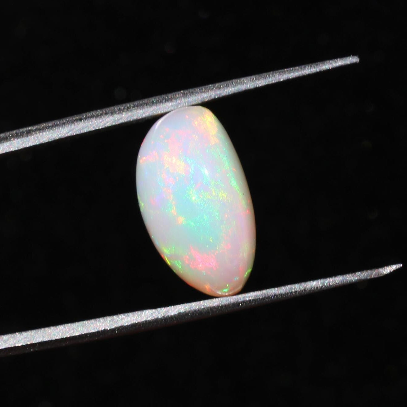 Welo Opal Cabochon: 9.35 Cts Ethiopian Gemstone for Jewelry