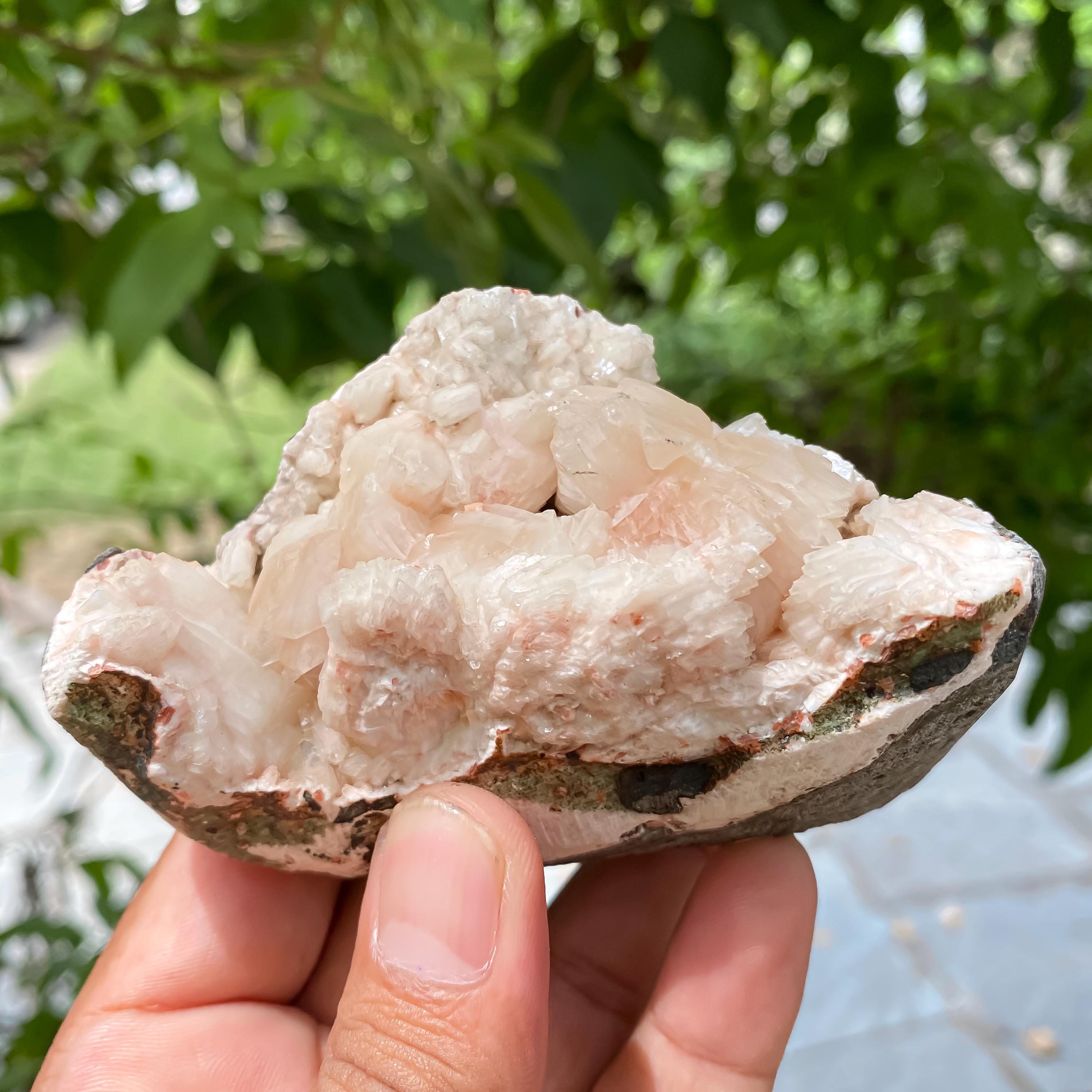Peach Stilbite Apophyllite Geode: Healing Crystal Cluster, Meditation Stone 280gm