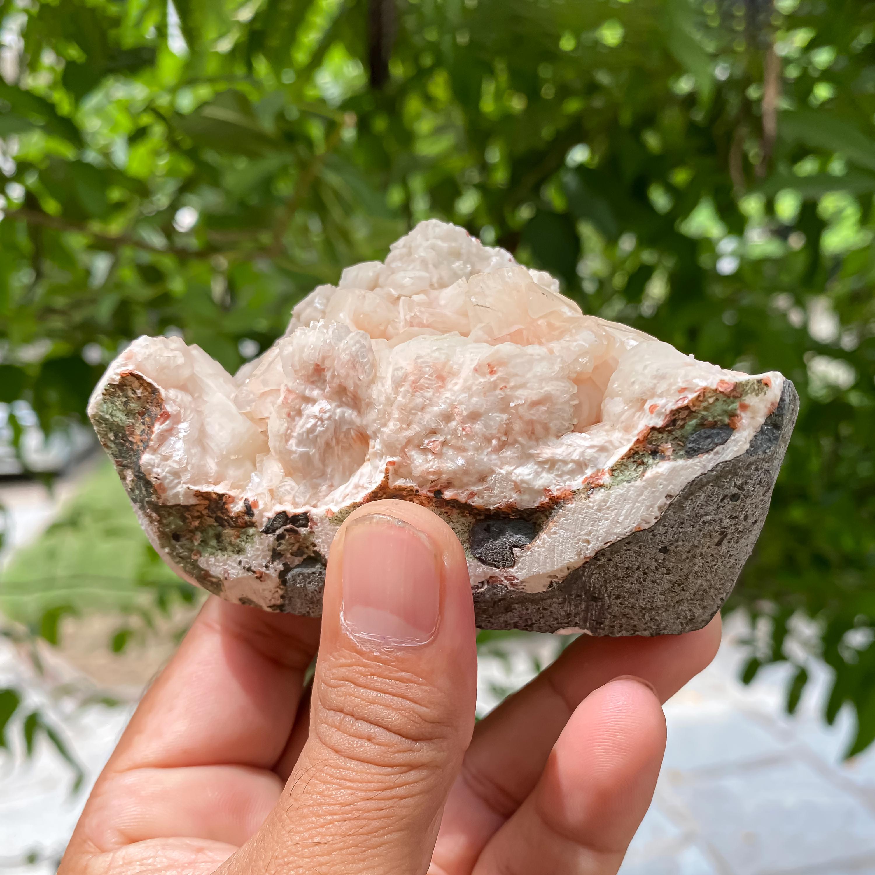 Peach Stilbite Apophyllite Geode: Healing Crystal Cluster, Meditation Stone 280gm