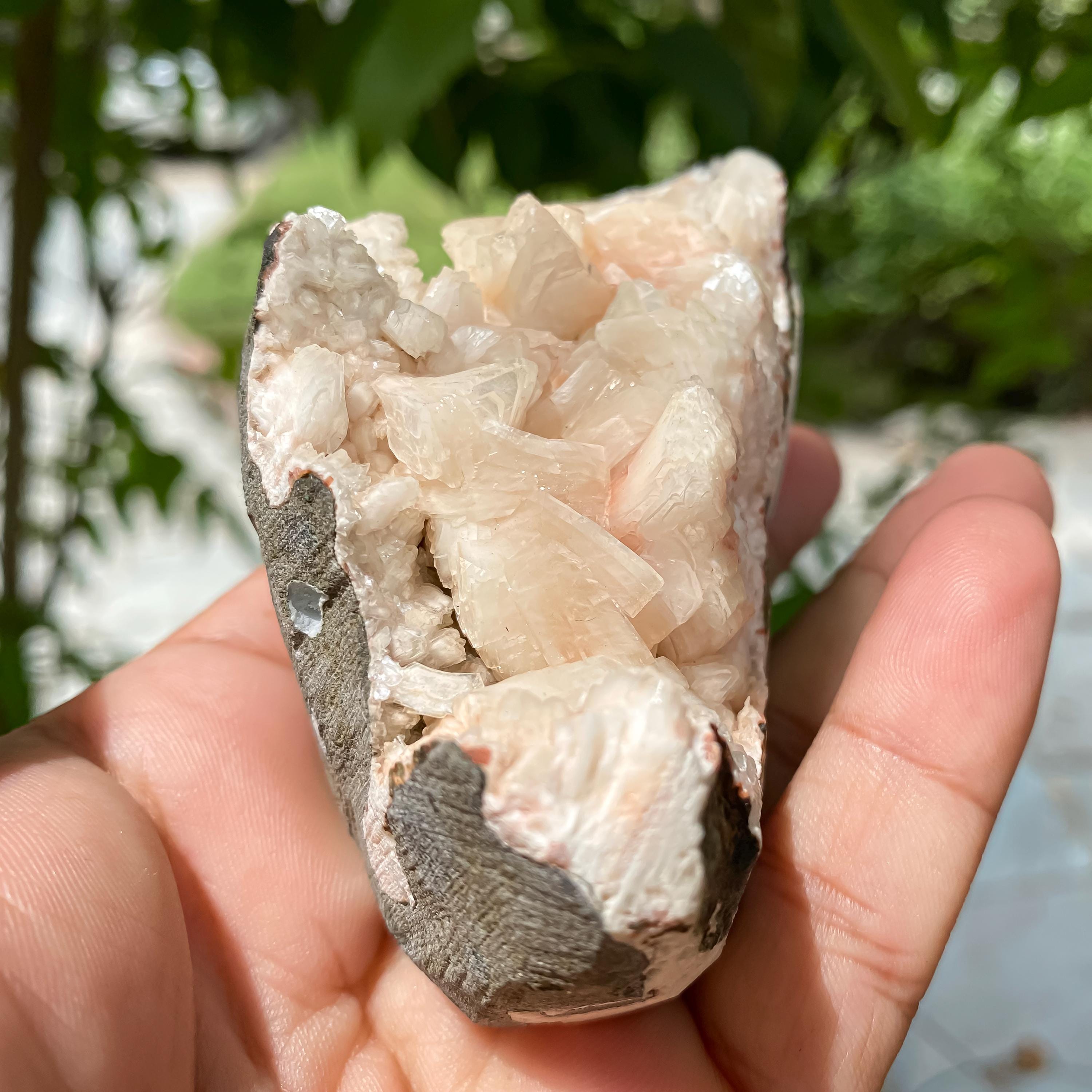 Peach Stilbite Apophyllite Geode: Healing Crystal Cluster, Meditation Stone 280gm