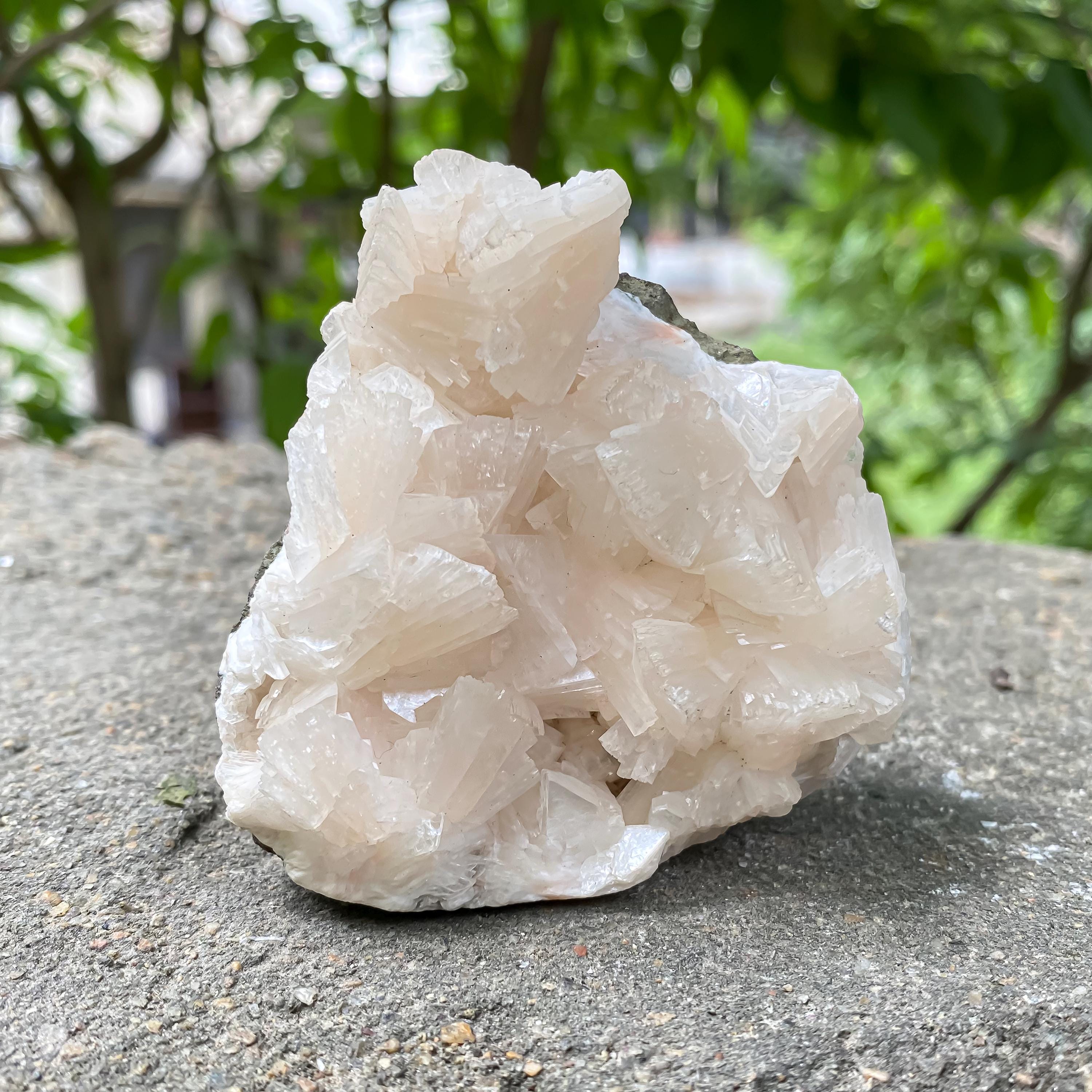 Natural Stilbite Apophyllite Geode Cluster: Reiki Healing Crystal 190gn