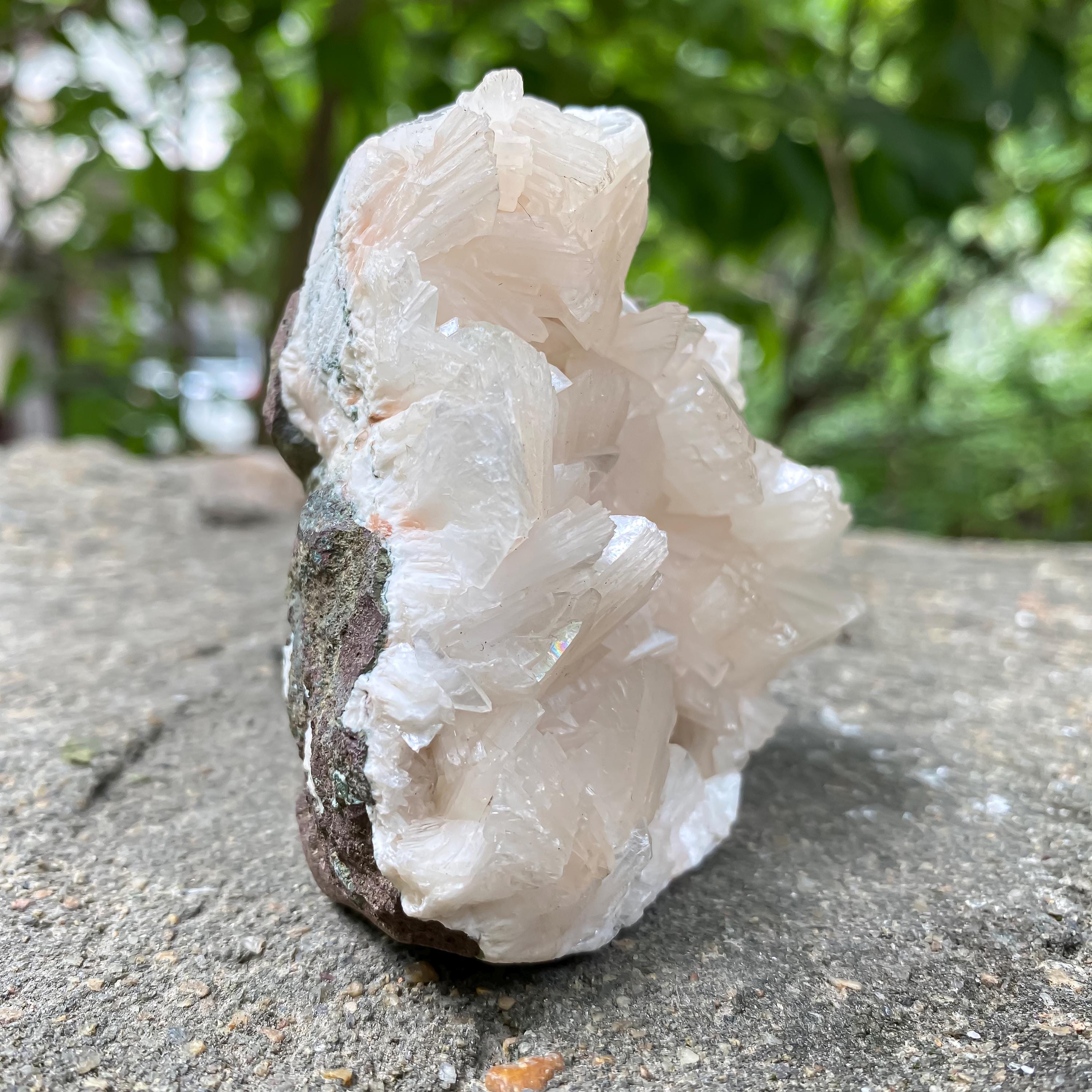 Natural Stilbite Apophyllite Geode Cluster: Reiki Healing Crystal 190gn