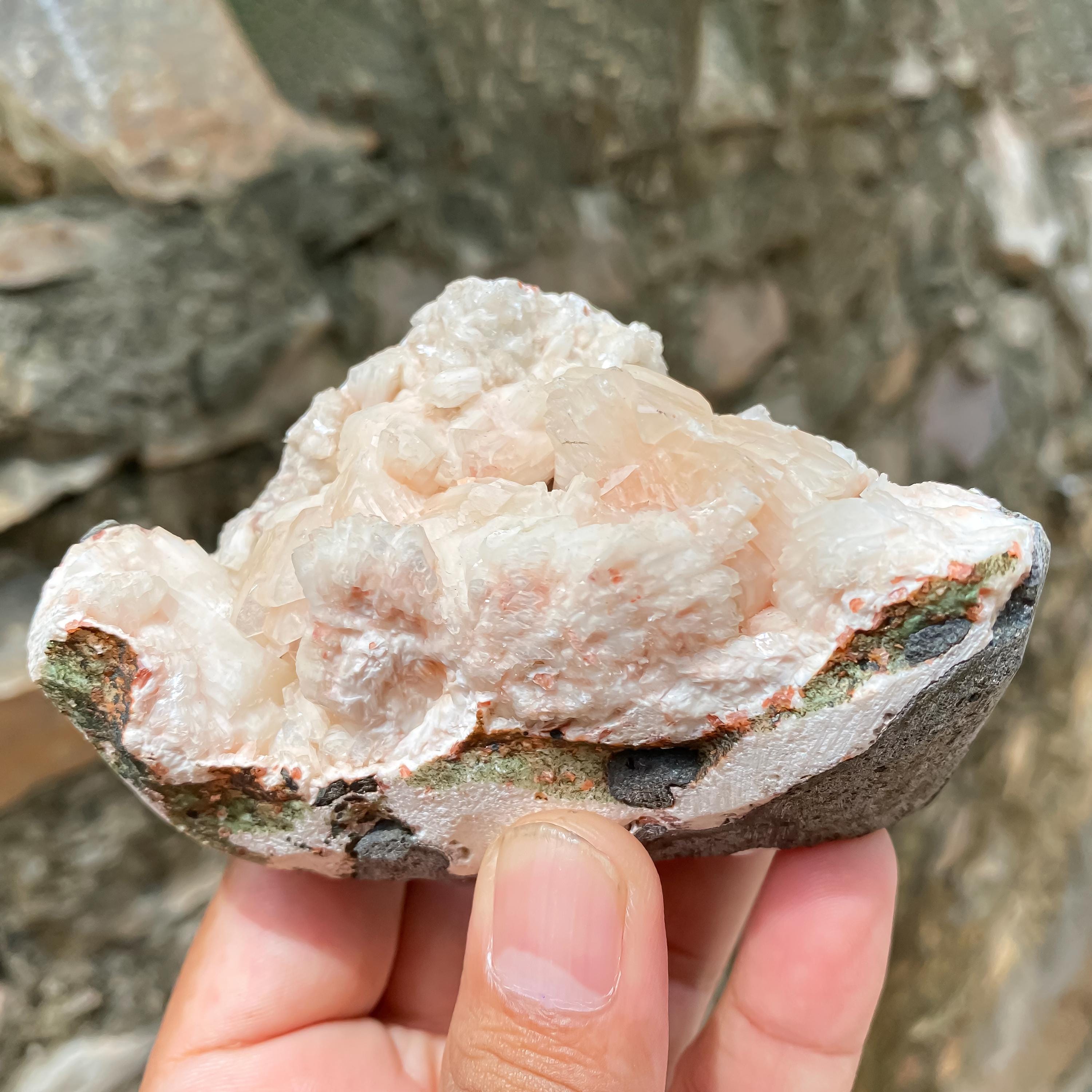 Peach Stilbite Apophyllite Geode: Healing Crystal Cluster, Meditation Stone 280gm