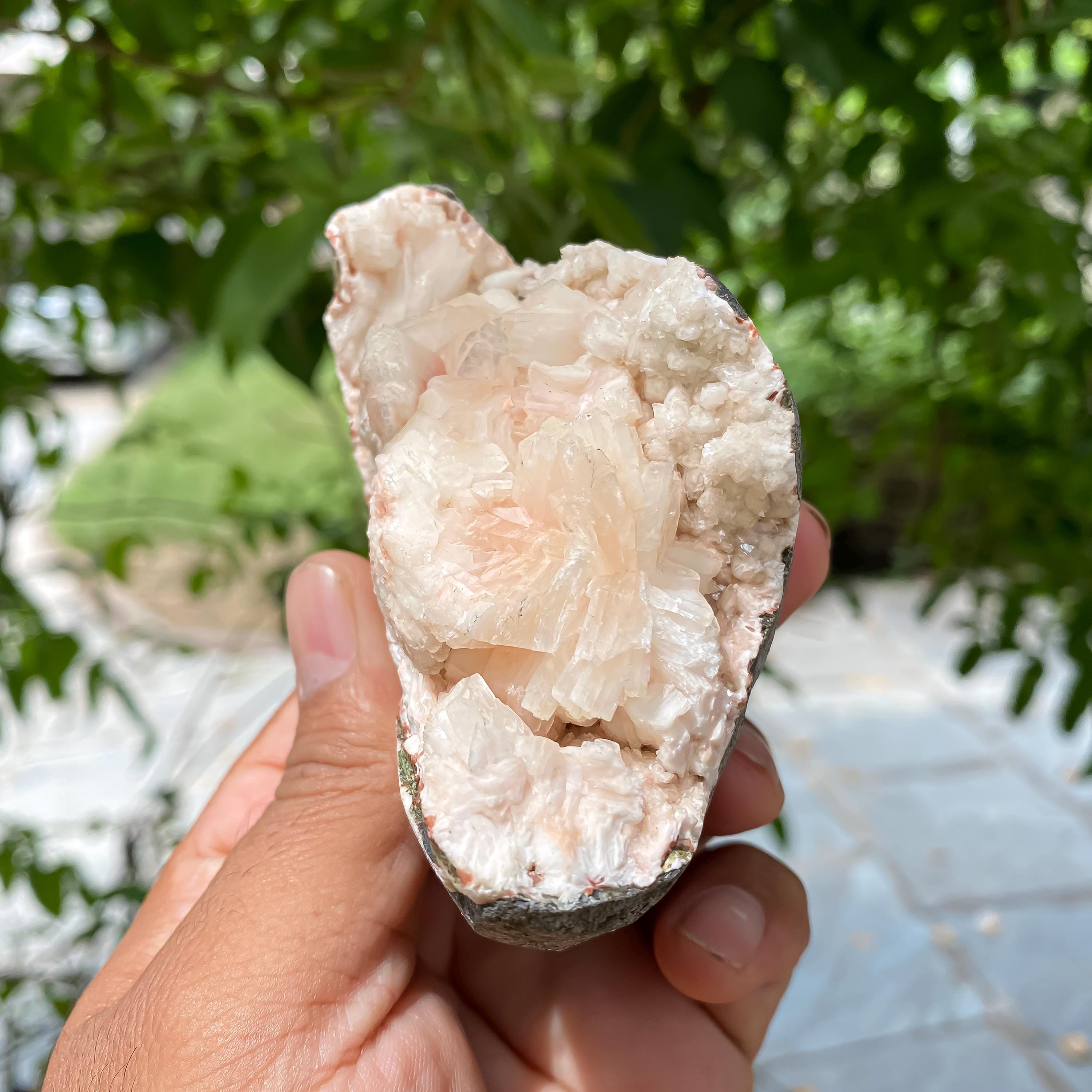 Peach Stilbite Apophyllite Geode: Healing Crystal Cluster, Meditation Stone 280gm